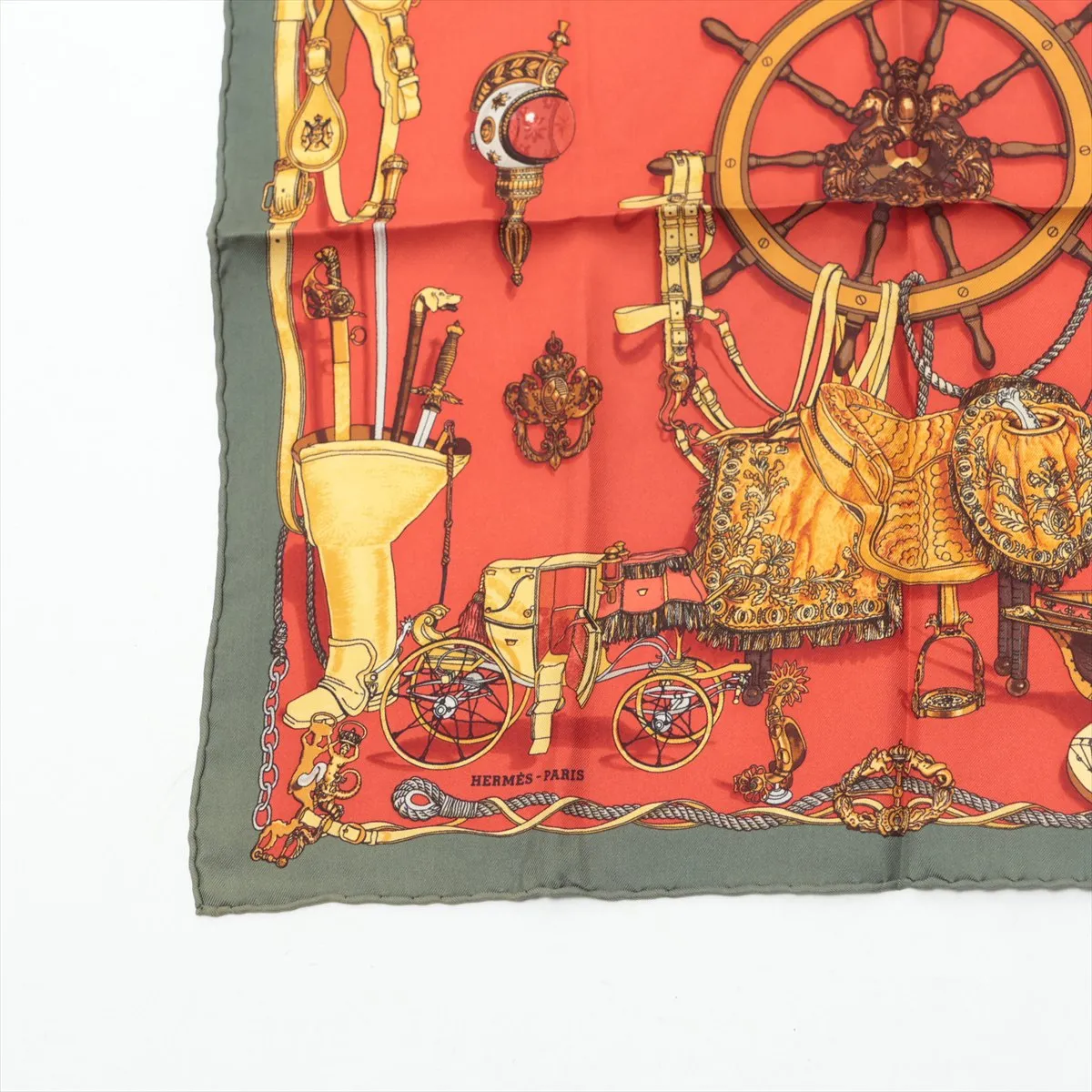 Carre 45 MUSEE Museum Scarf Silk Red x Green — view 5