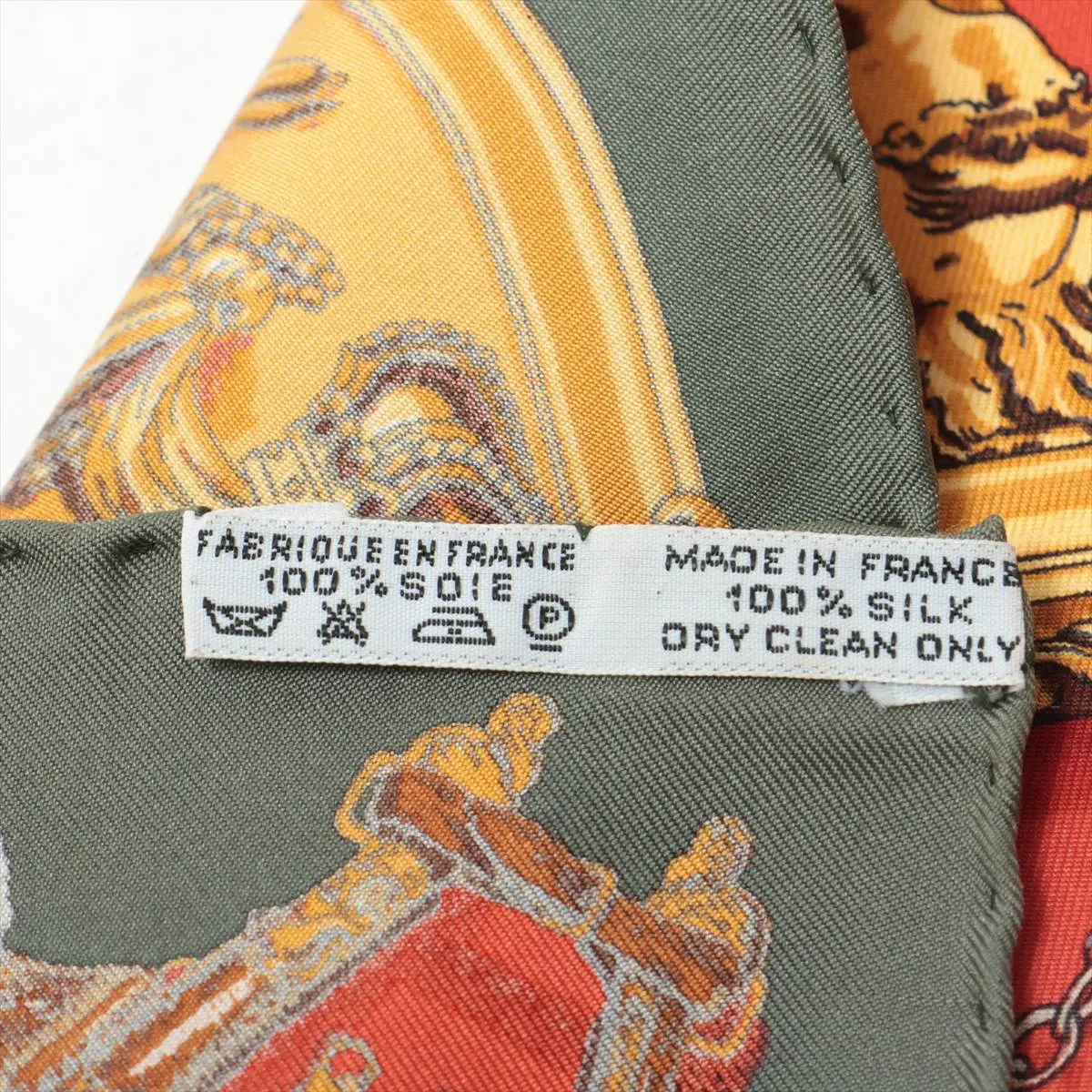Carre 45 MUSEE Museum Scarf Silk Red x Green — view 7