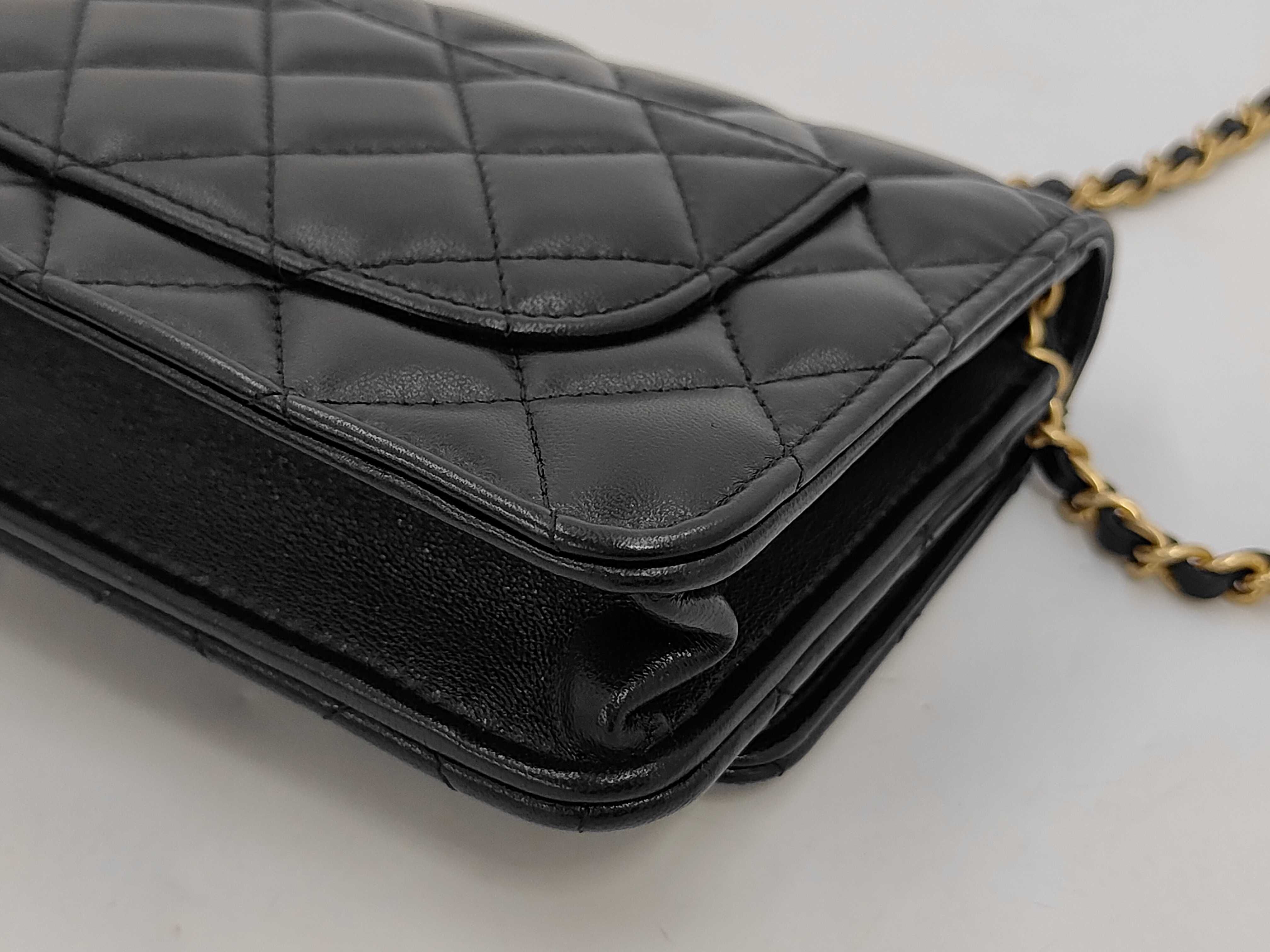 CC Logo Matelassé Chain Wallet Shoulder Bag — view 3