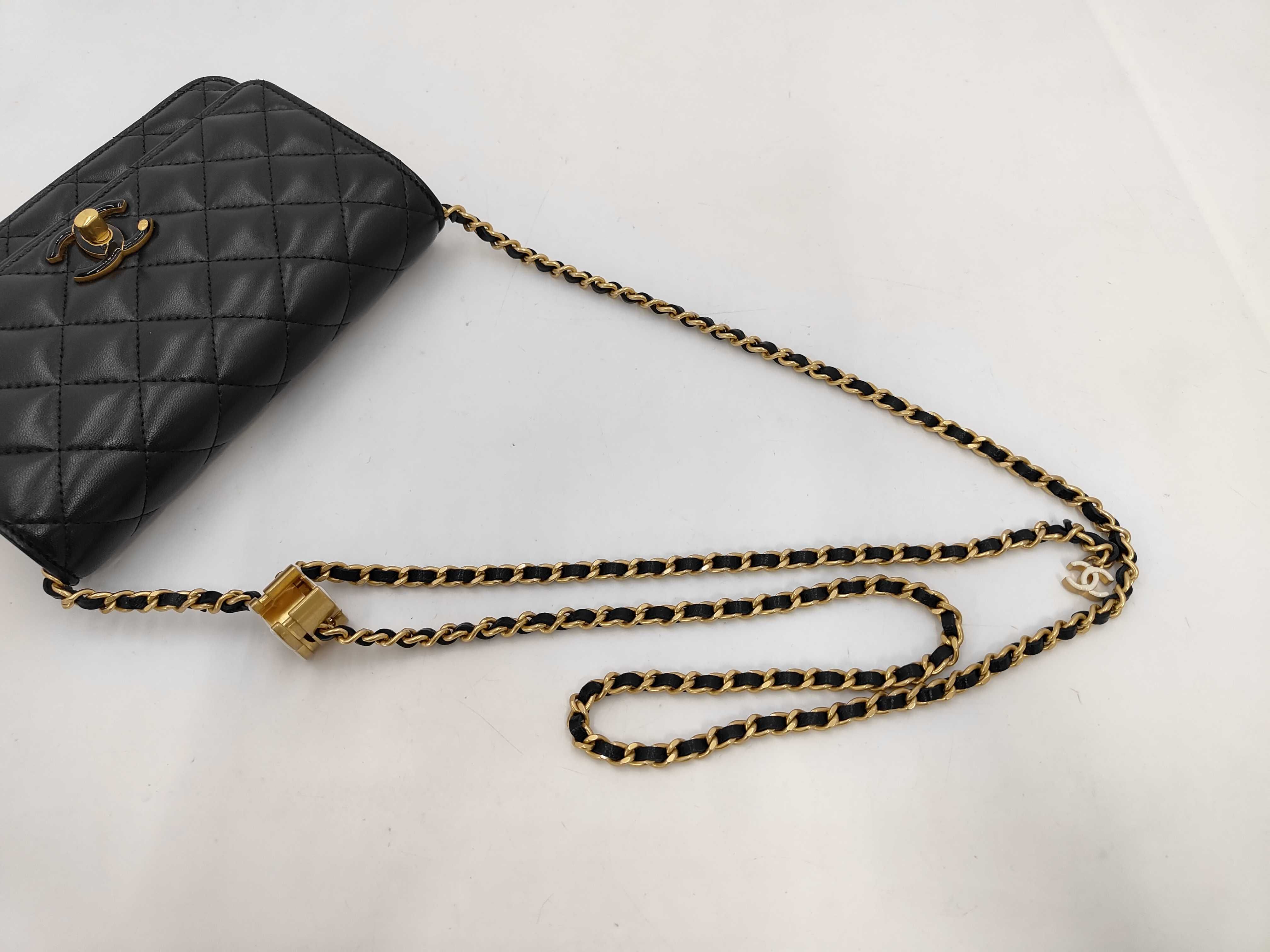 CC Logo Matelassé Chain Wallet Shoulder Bag — view 5