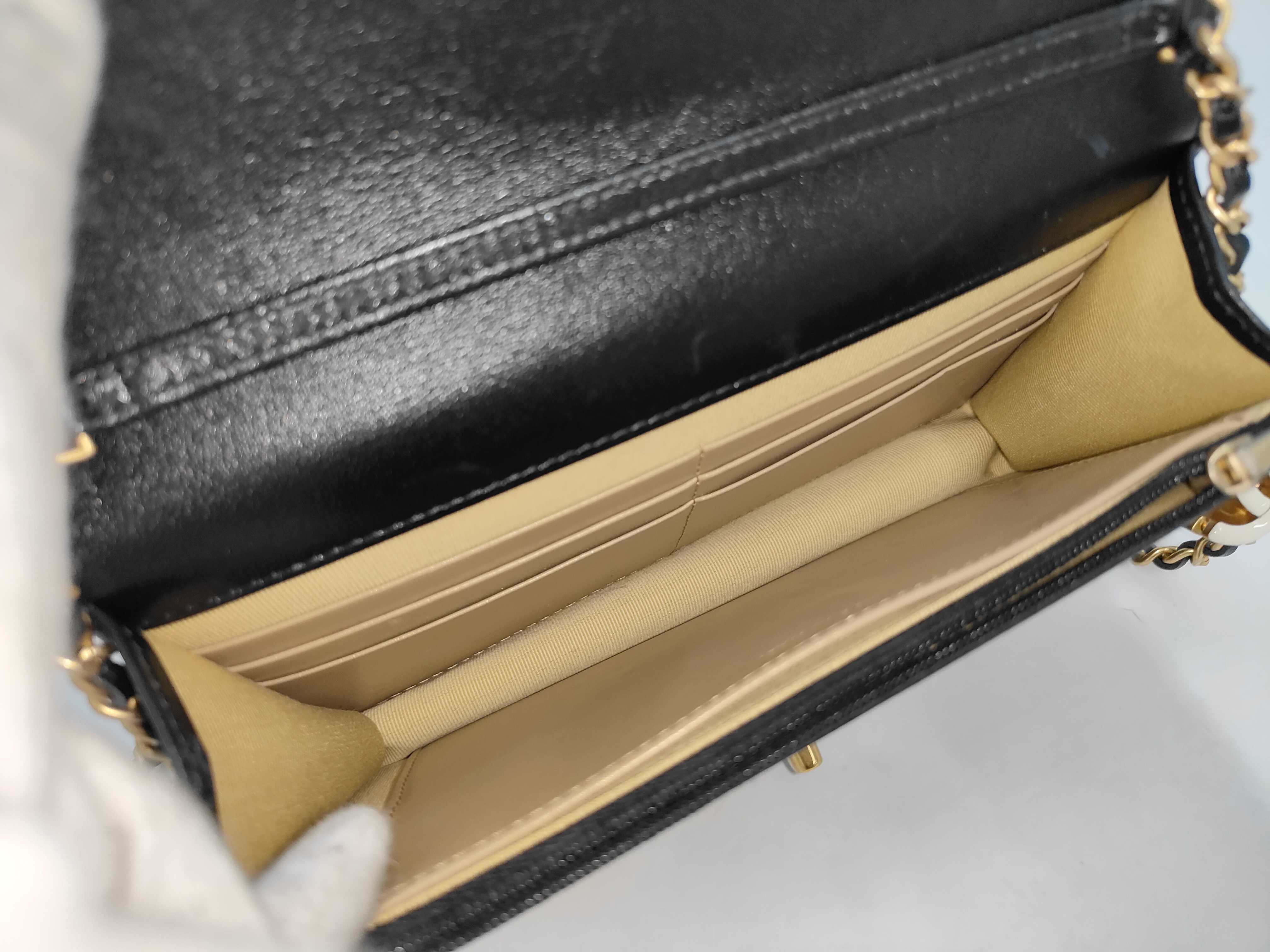 CC Logo Matelassé Chain Wallet Shoulder Bag — view 8