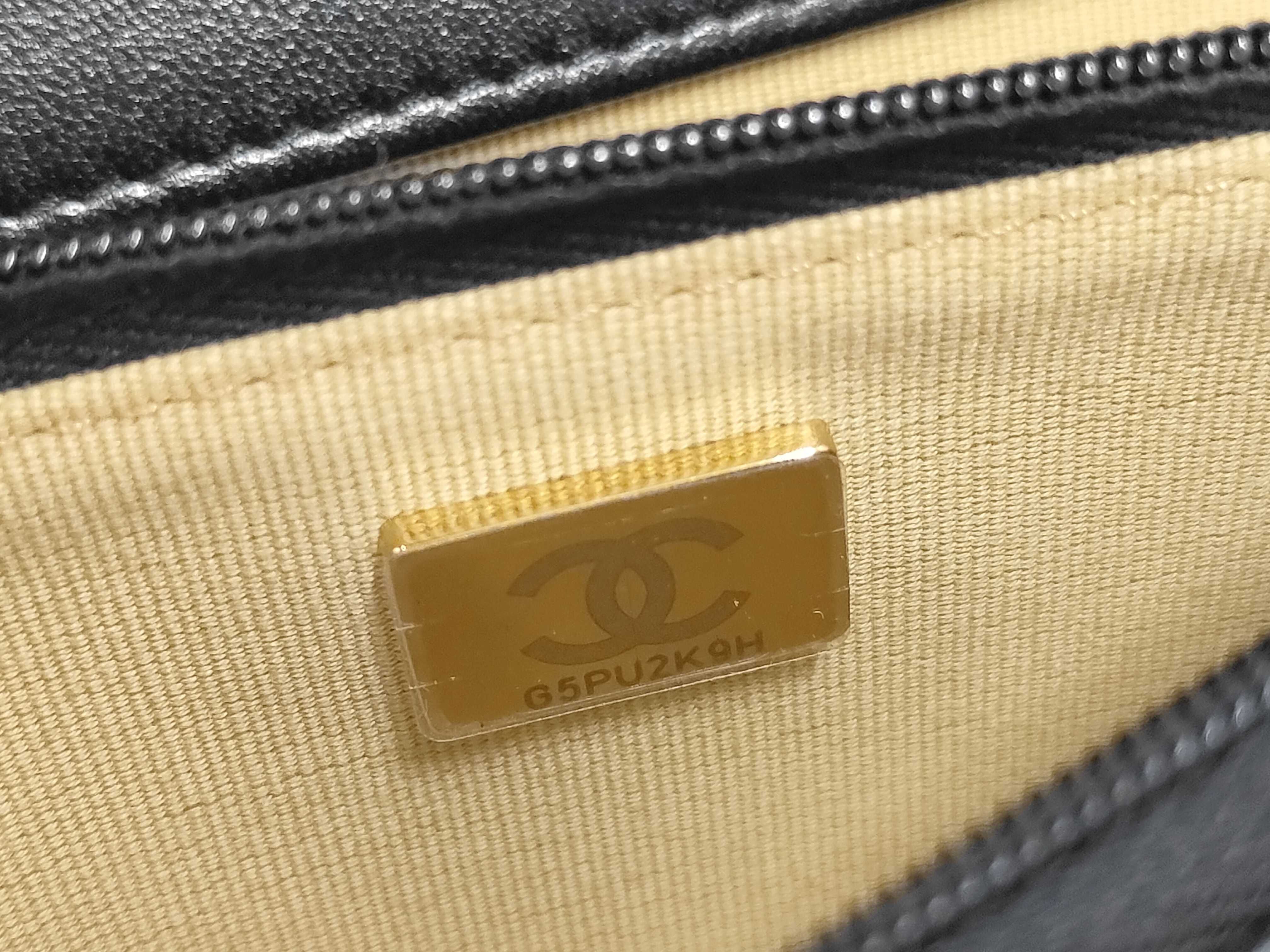 CC Logo Matelassé Chain Wallet Shoulder Bag — view 9