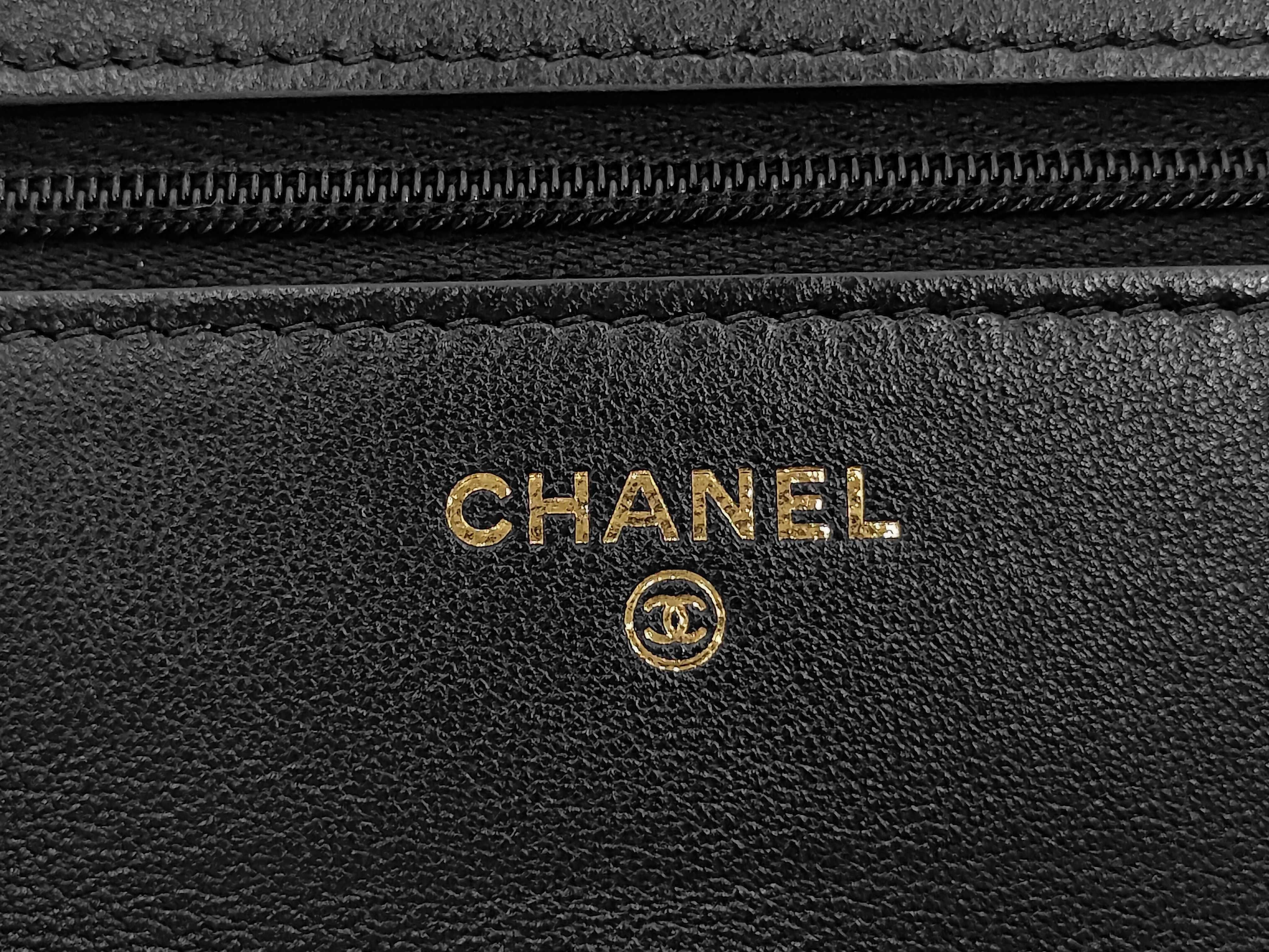 CC Logo Matelassé Chain Wallet Shoulder Bag — view 10