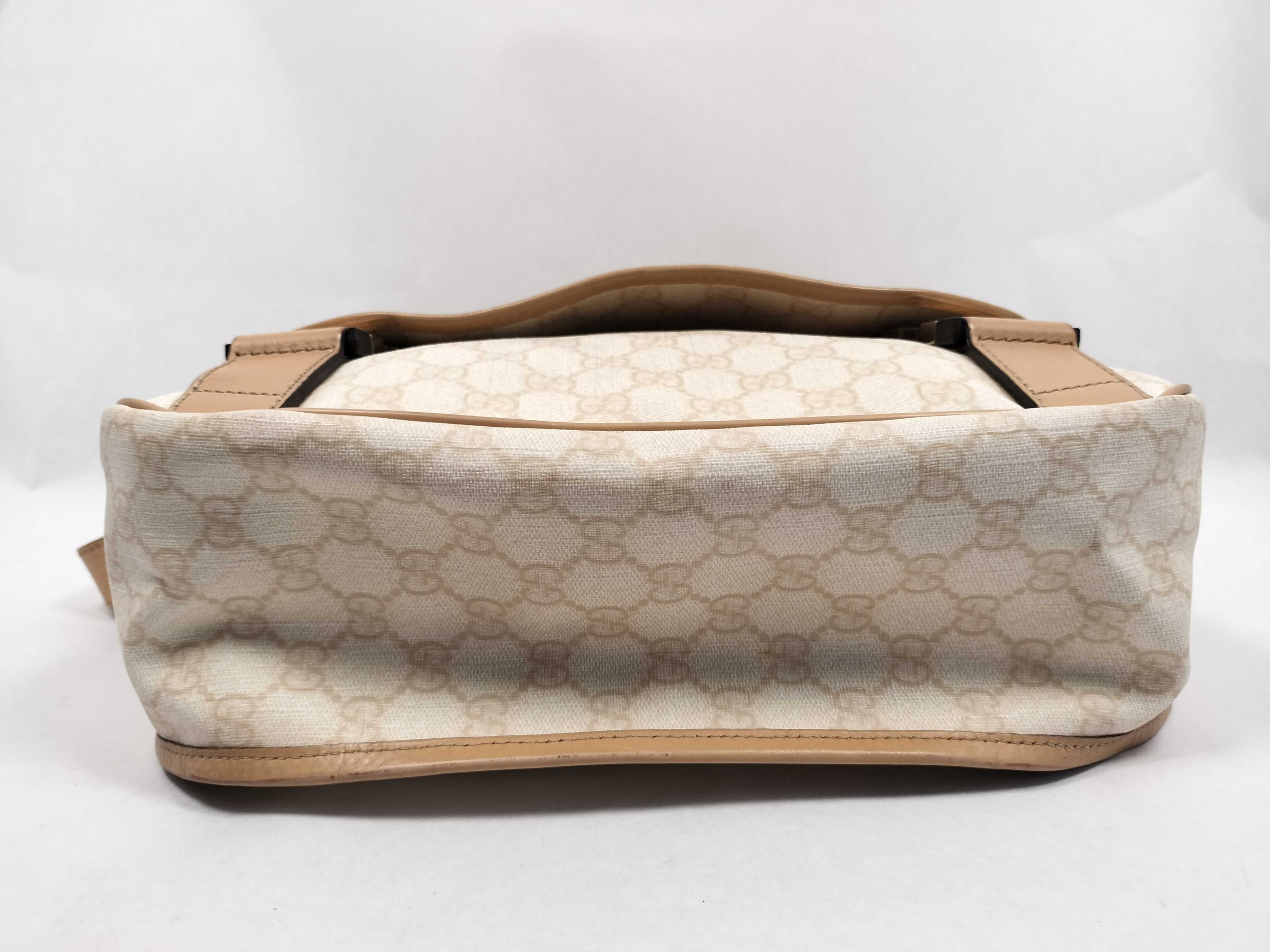 GG Supreme Messenger Bag Shoulder Bag — view 7