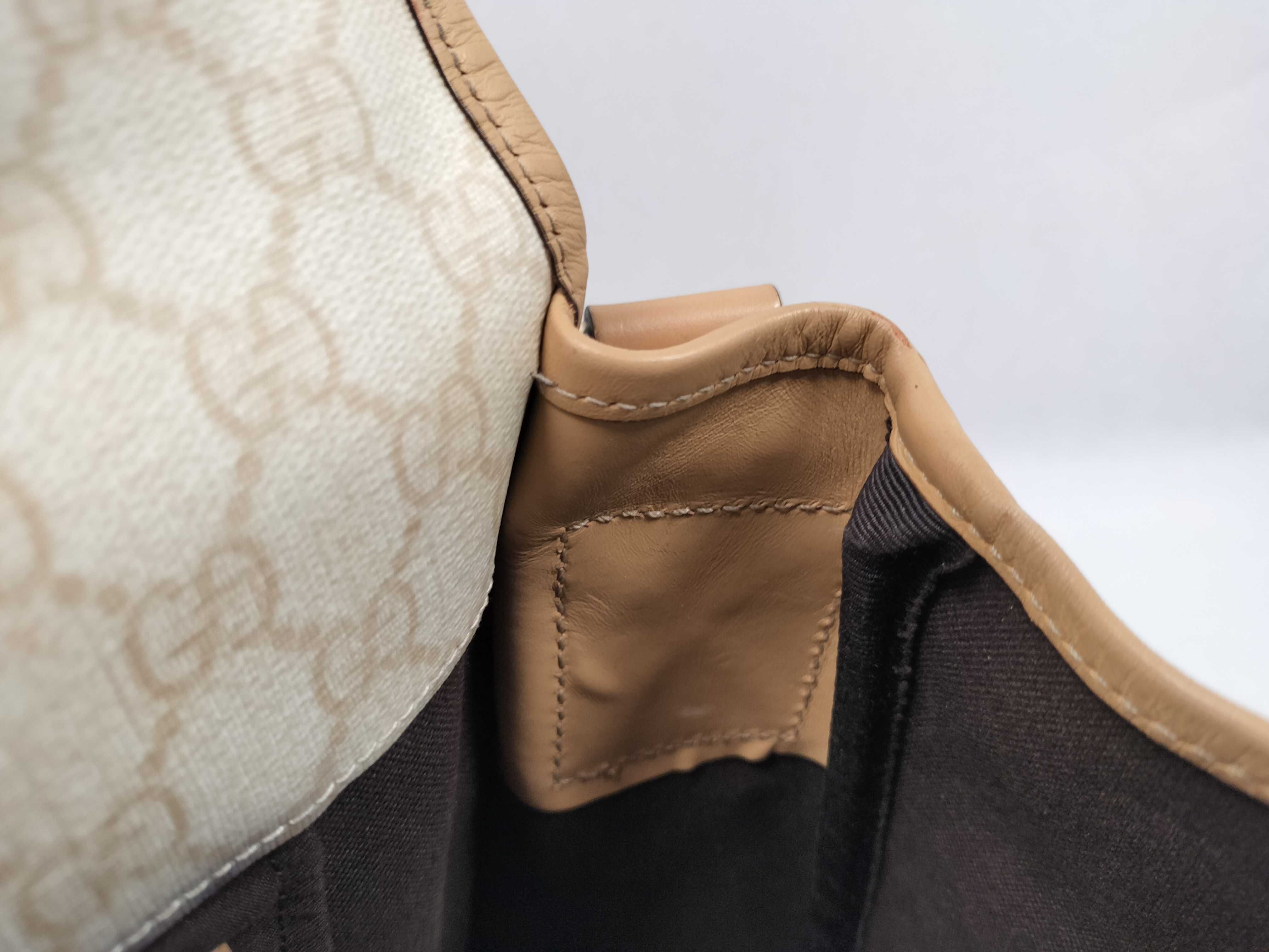 GG Supreme Messenger Bag Shoulder Bag — view 9