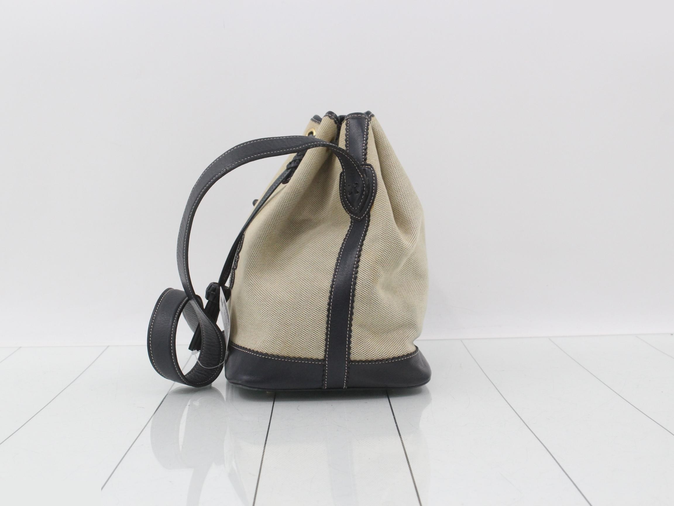 Canvas shoulder bag with drawstring closure, available in white and navy. — view 3