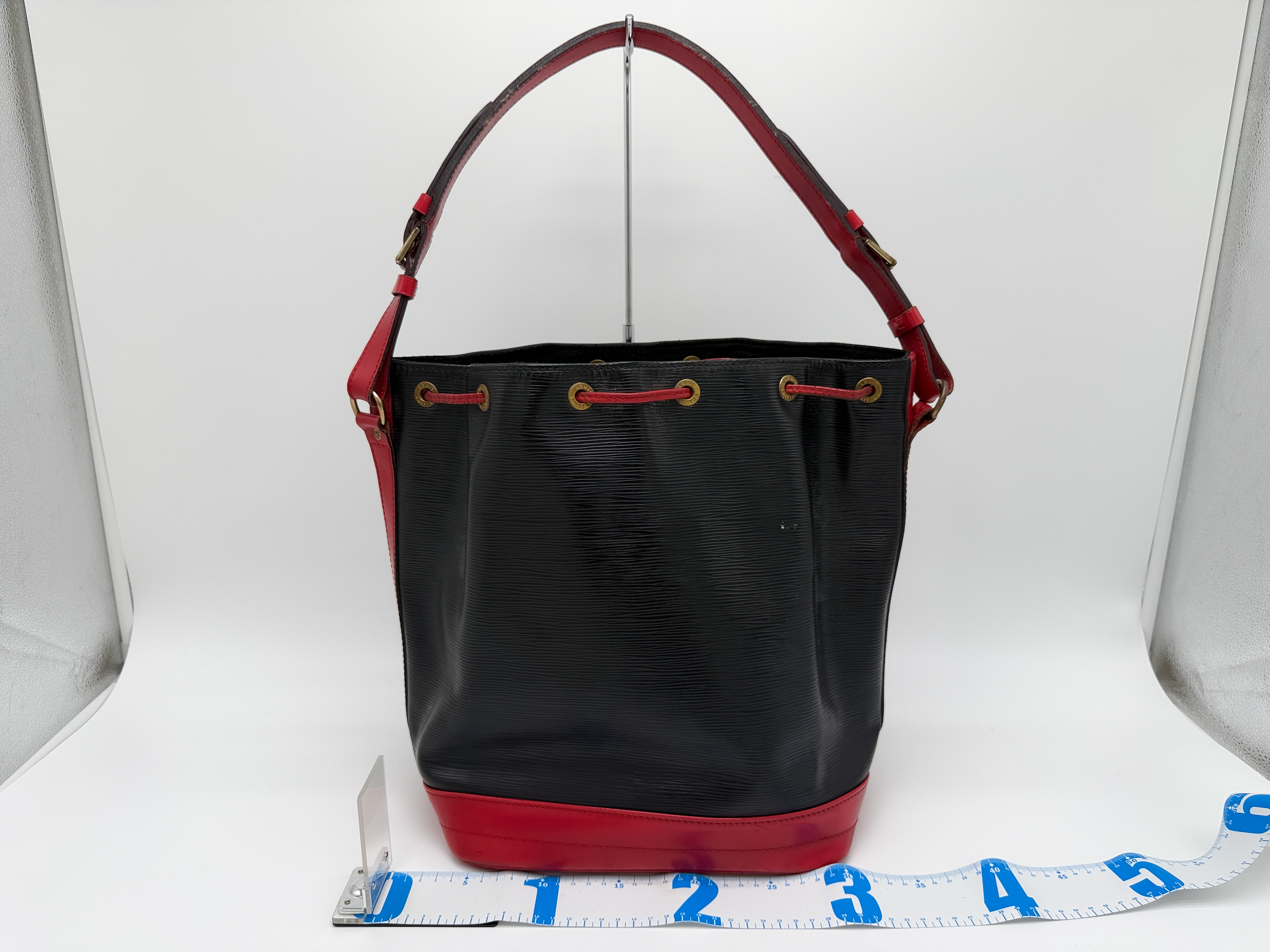 Epi M44017 Noé Bicolor Noir x Castilian Red Shoulder Bag — view 2