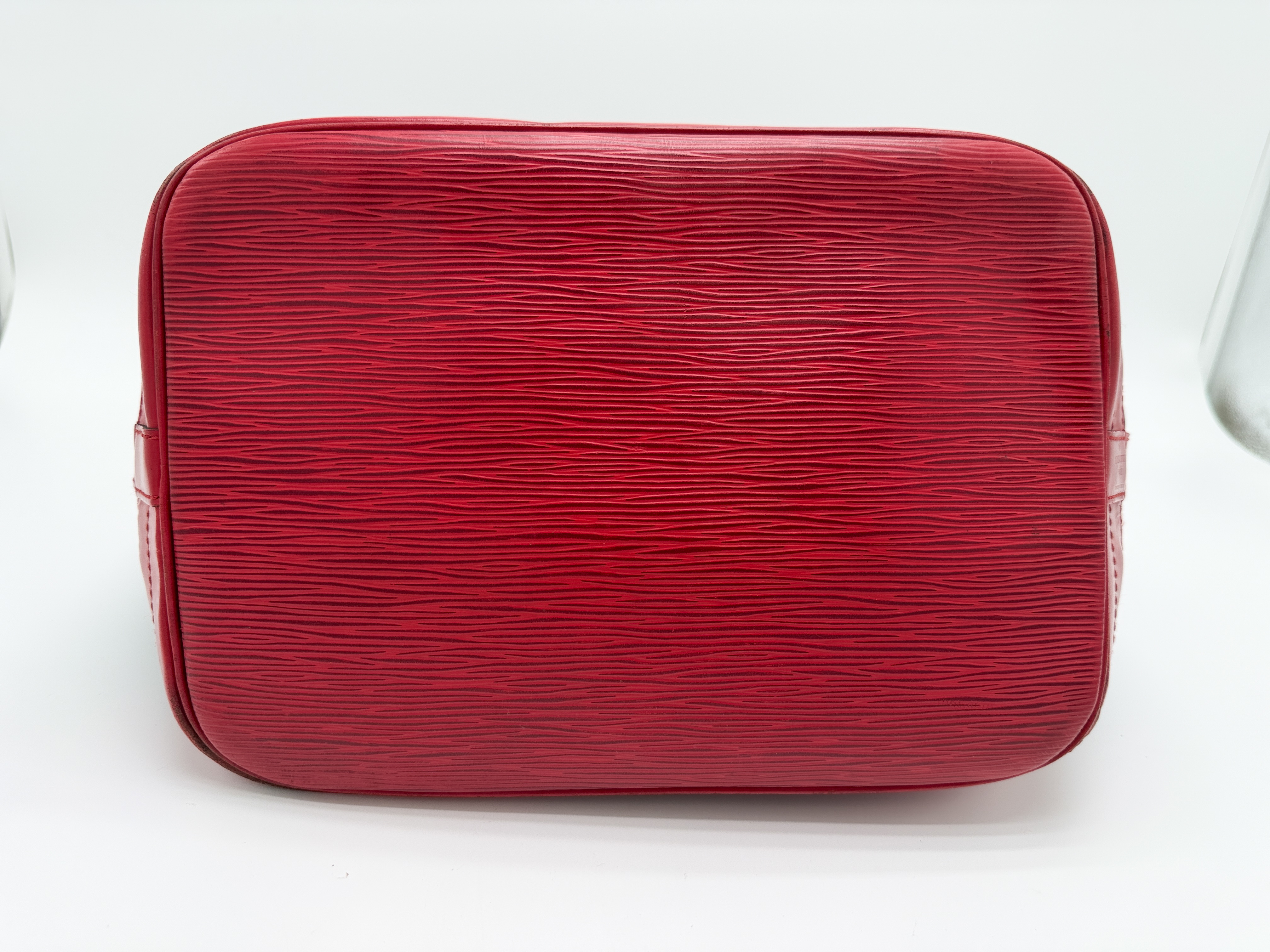 Epi M44017 Noé Bicolor Noir x Castilian Red Shoulder Bag — view 10