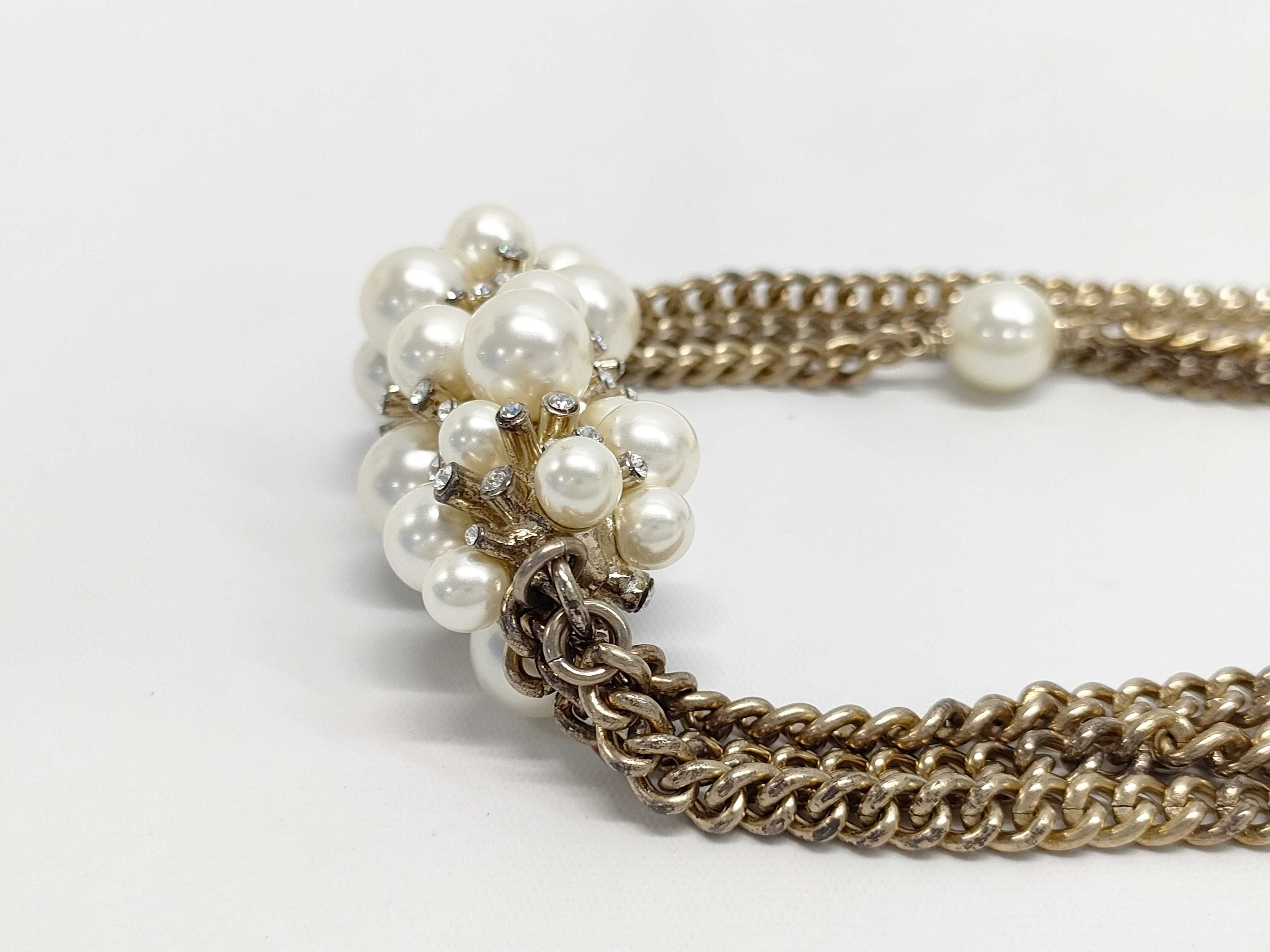 04A Faux Pearl Rhinestone Coco Necklace White Necklace — view 3
