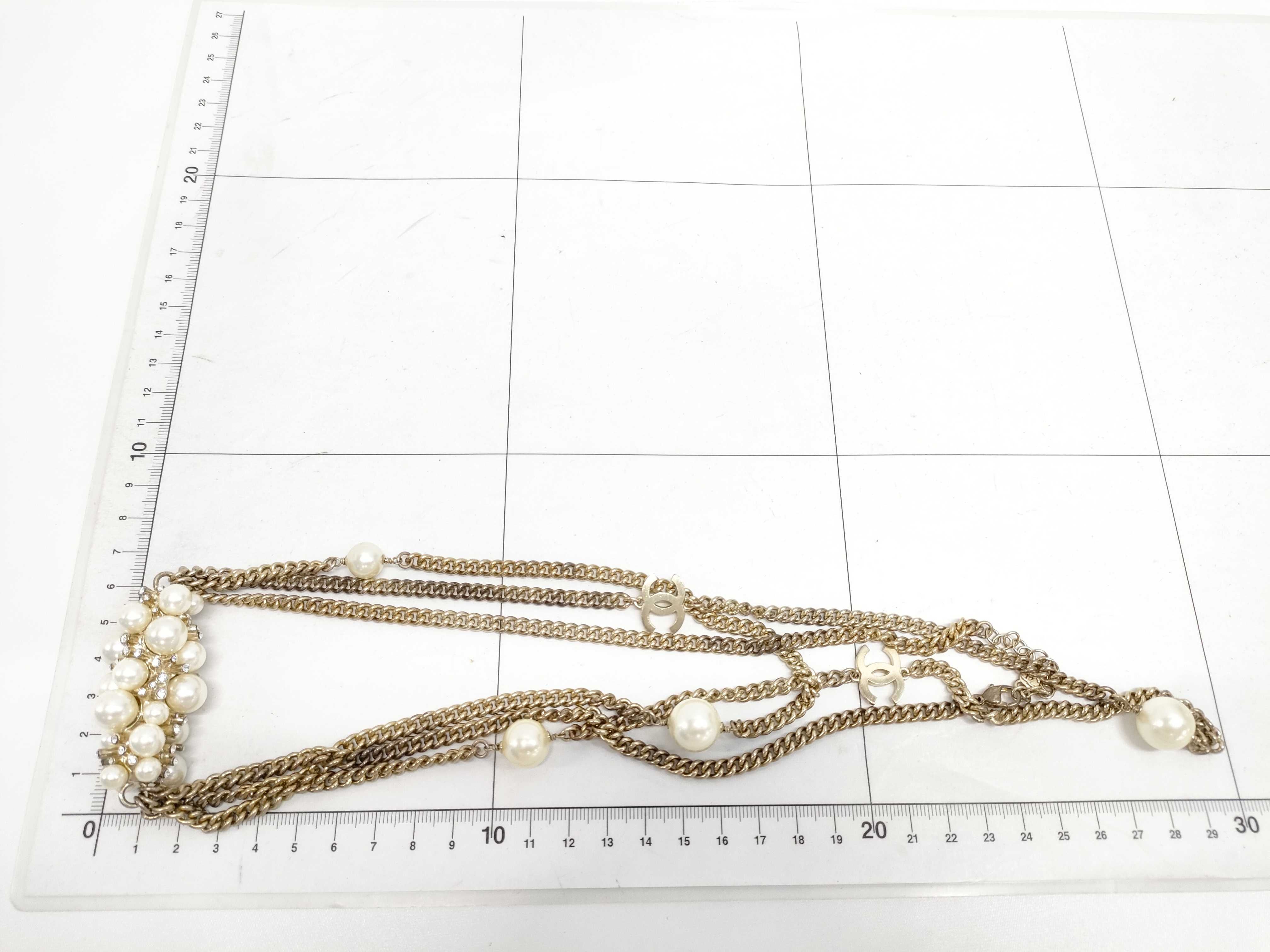 04A Faux Pearl Rhinestone Coco Necklace White Necklace — view 9