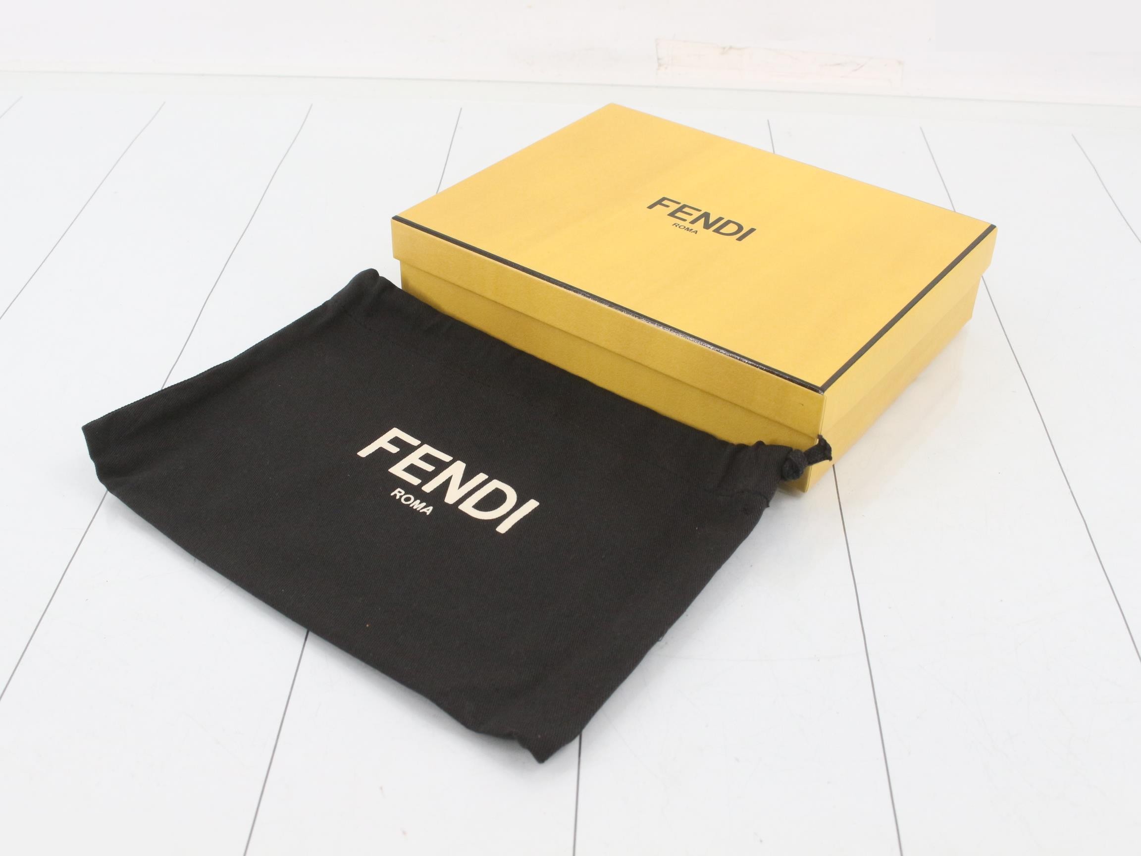 8M0365 Continental Chain Wallet — view 5
