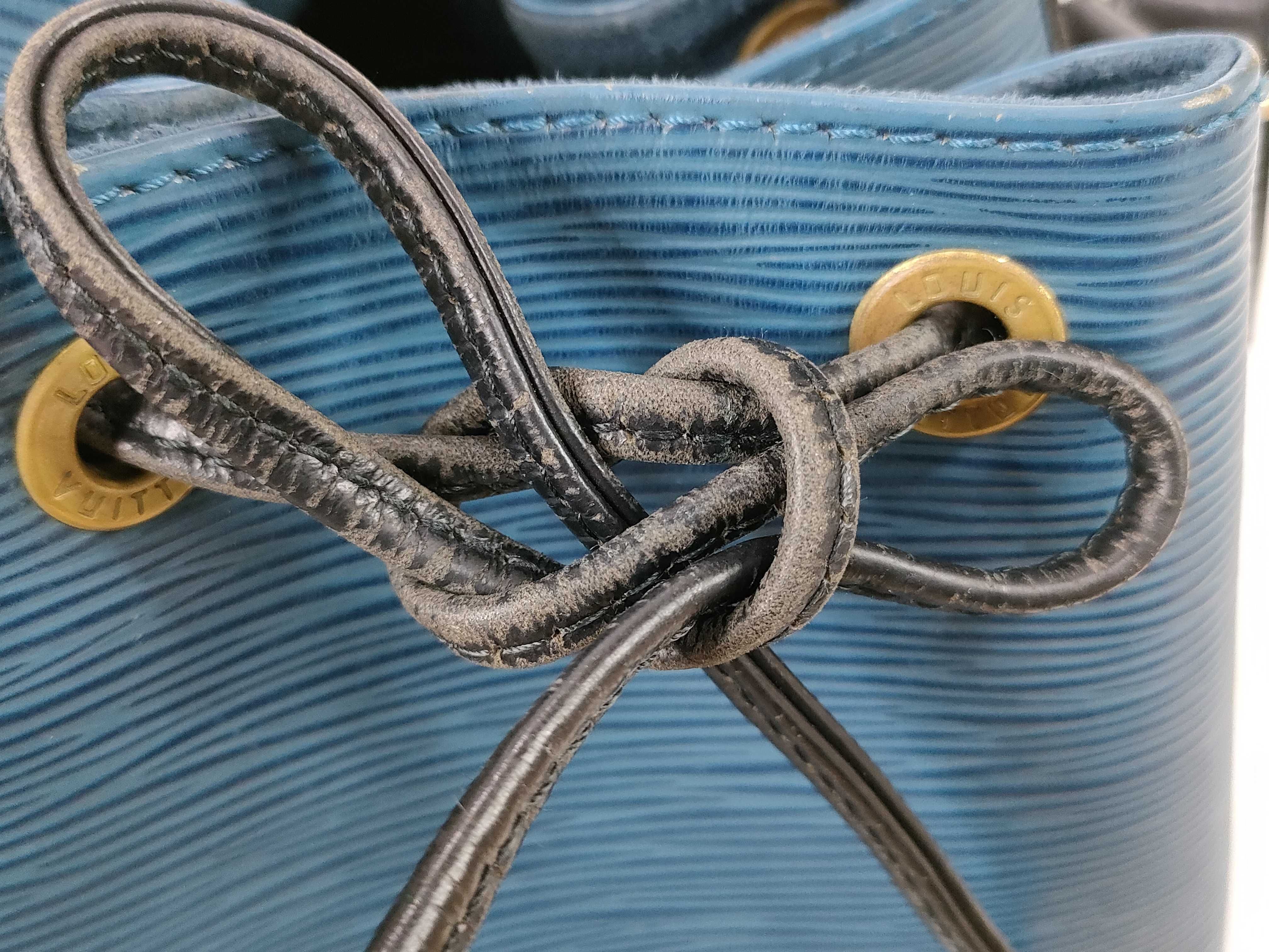 Epi Petit Noé Shoulder Bag — view 11
