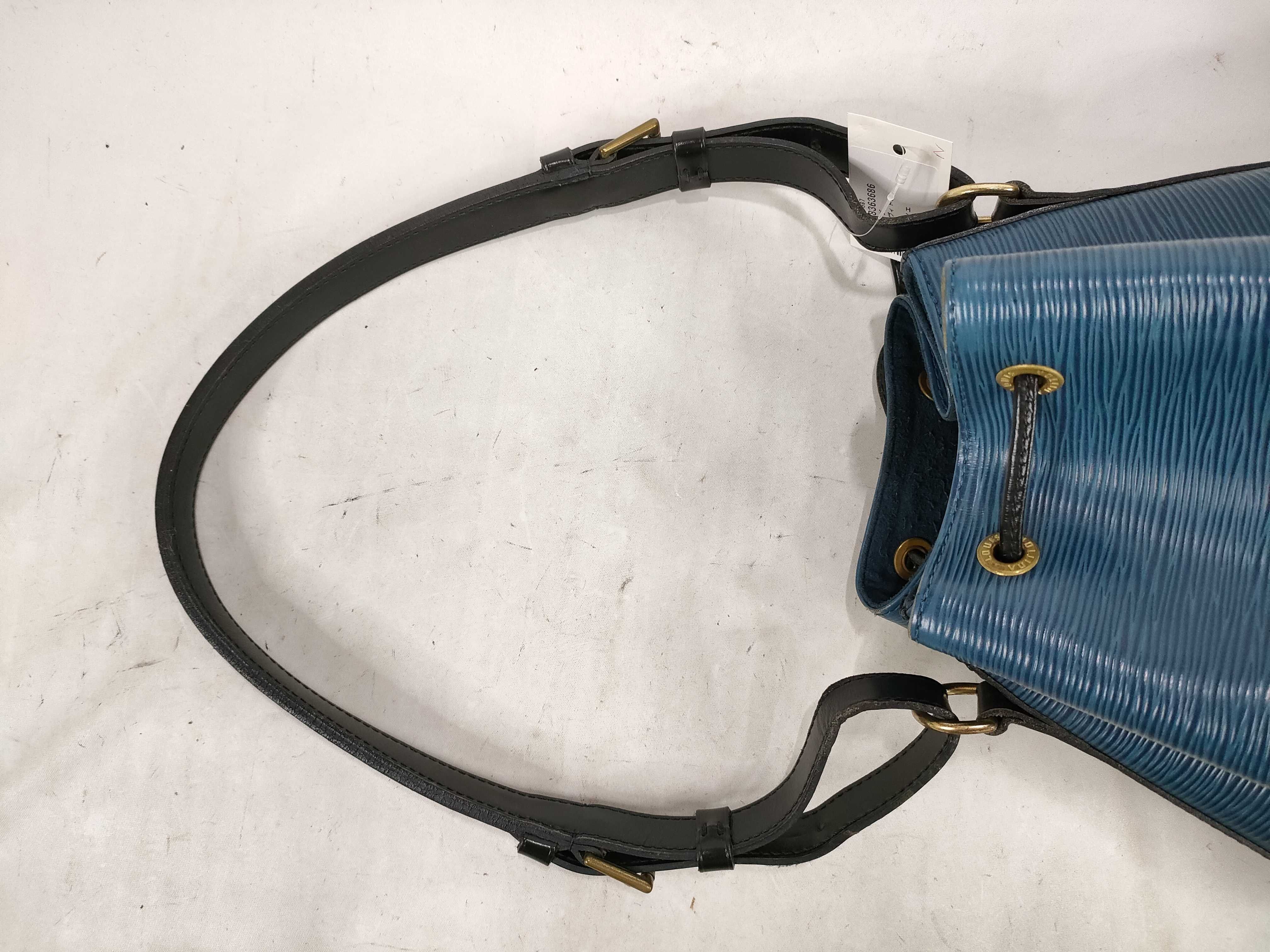 Epi Petit Noé Shoulder Bag — view 3
