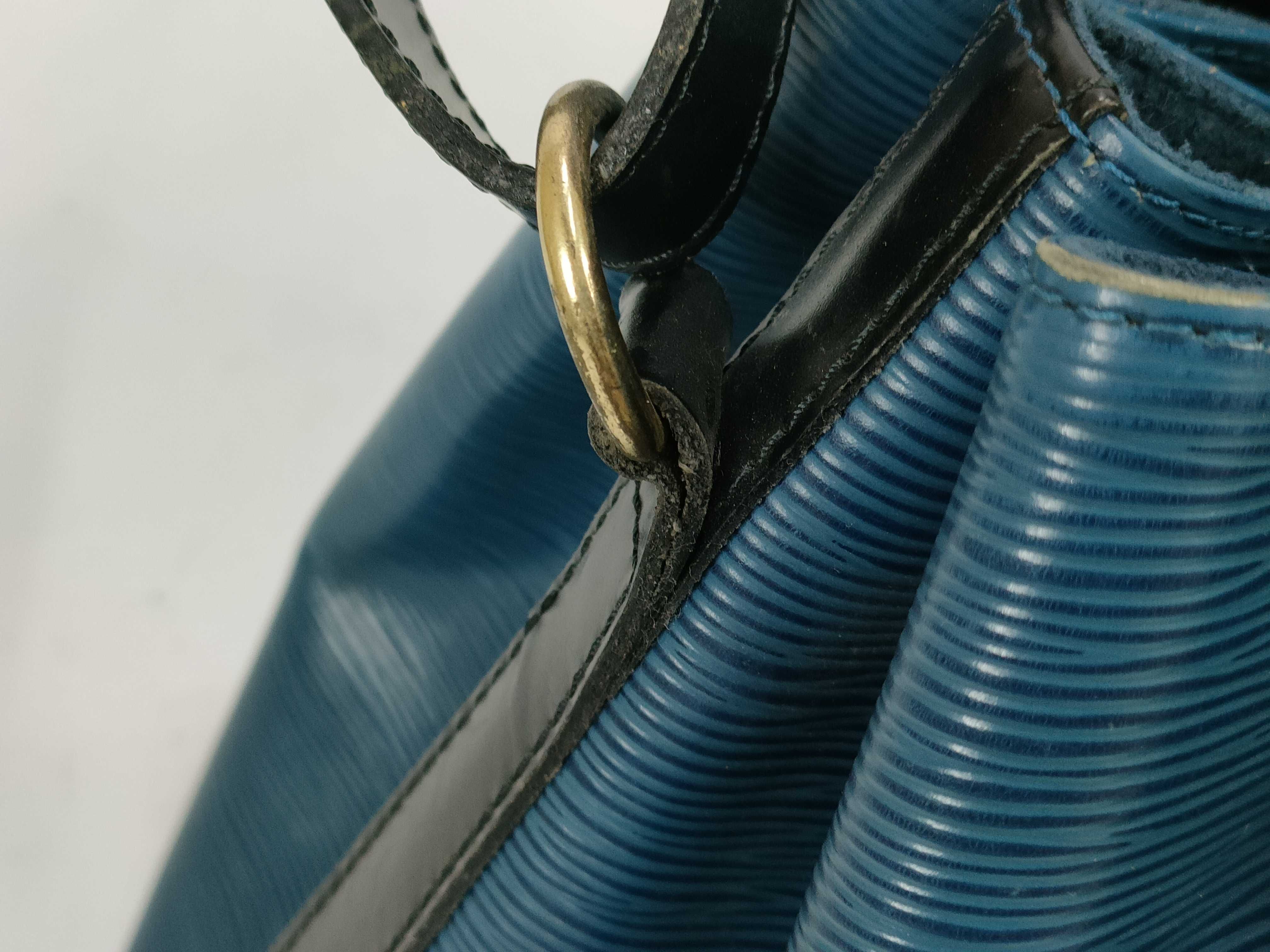 Epi Petit Noé Shoulder Bag — view 5