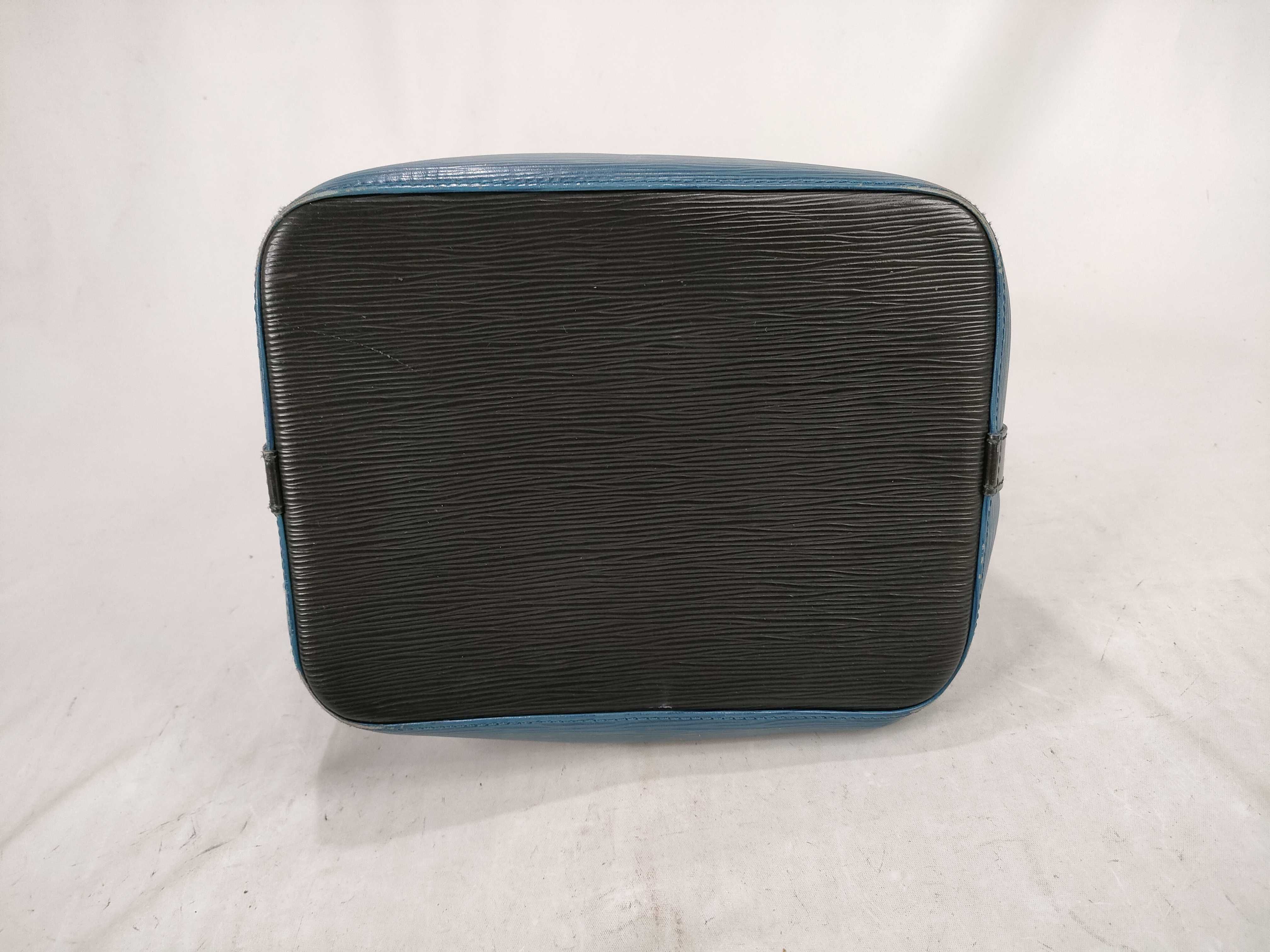 Epi Petit Noé Shoulder Bag — view 7