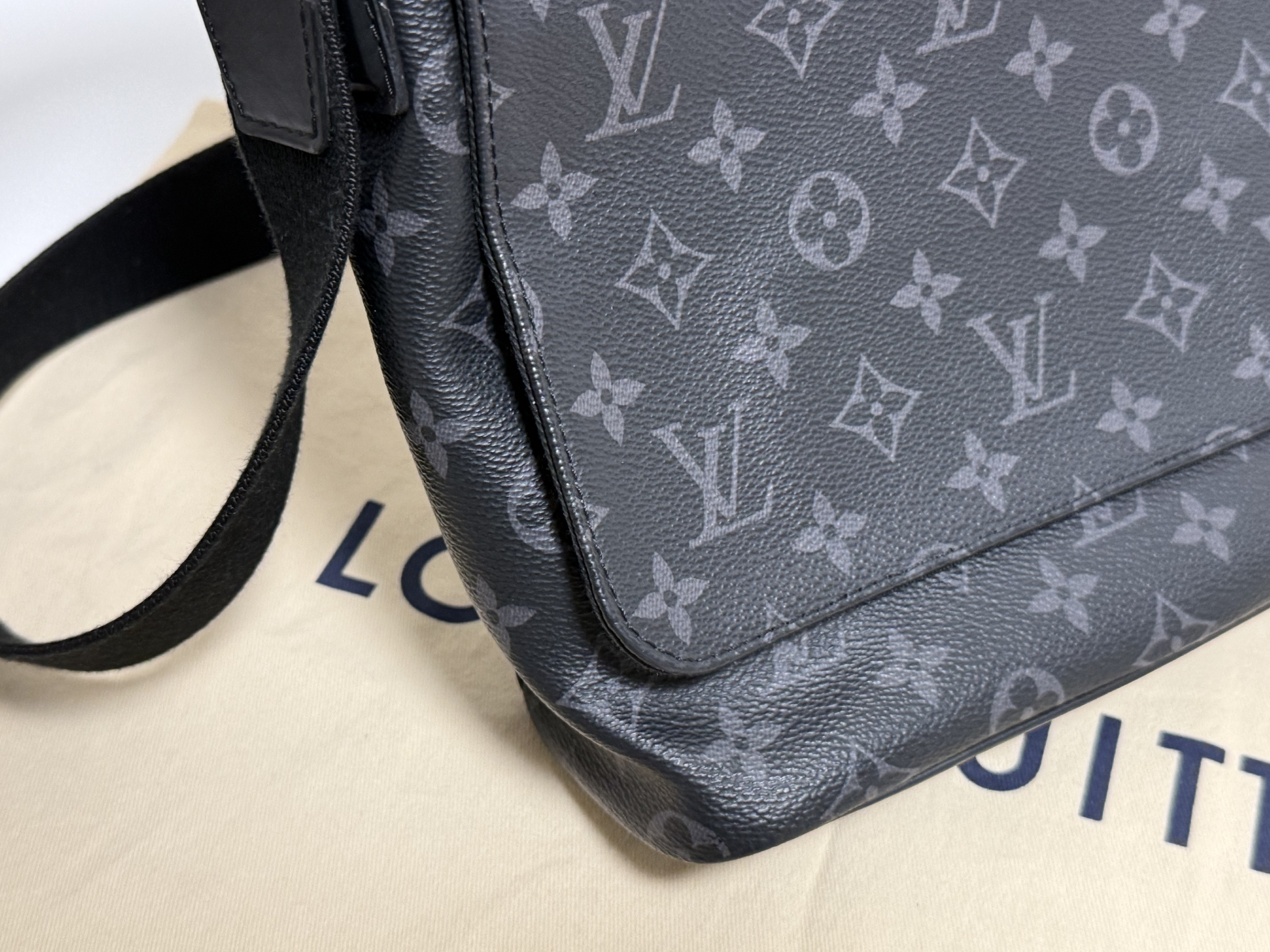 Monogram Eclipse District MM M44001 Shoulder Bag — view 11