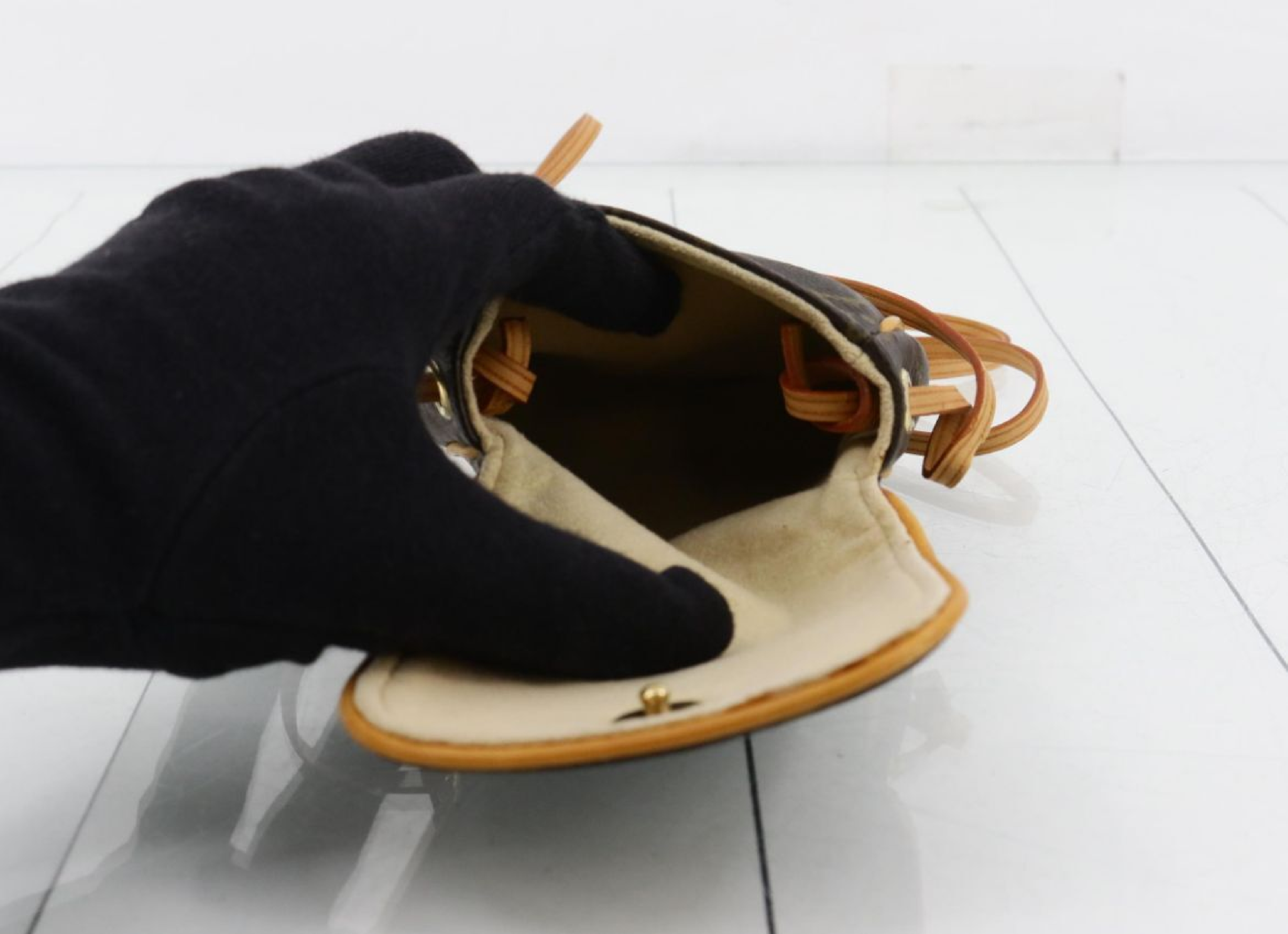 Pochette Cancun Shoulder Bag — view 4