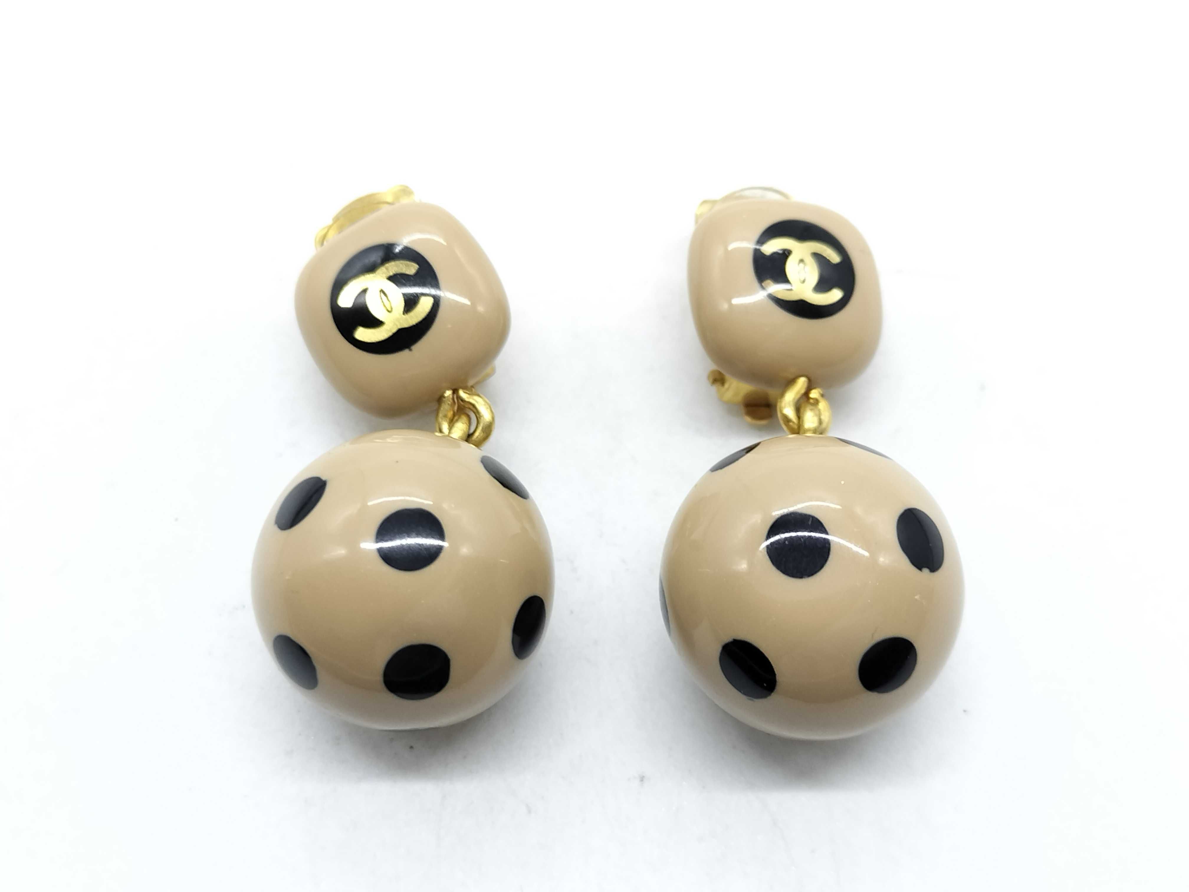 00A Dot Ball Earrings Beige Earrings