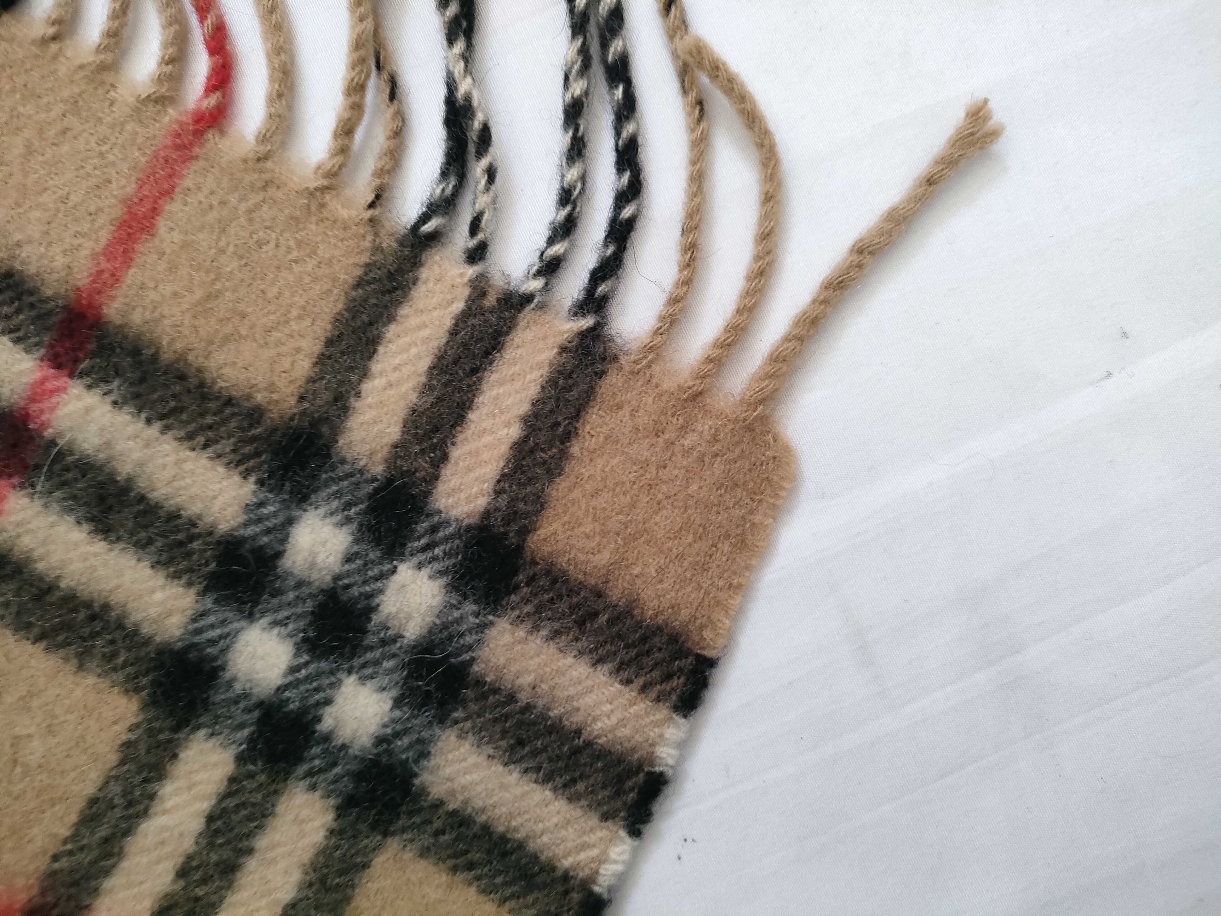 100% Cashmere Scarf, Nova Check Pattern, and other accessories. — view 5