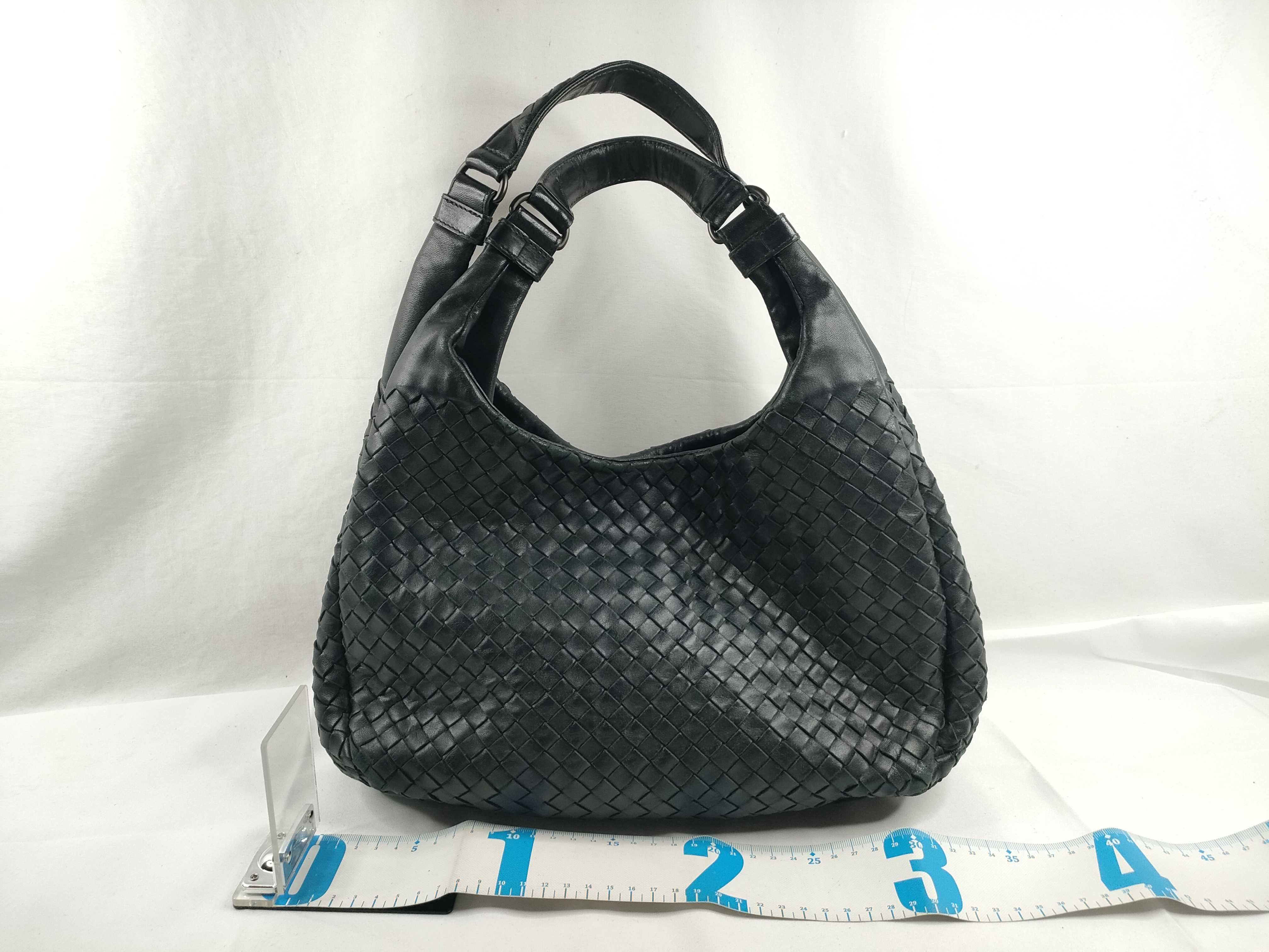 Intrecciato Bottega Veneta Campana Intrecciato One-Shoulder Bag Black Shoulder Bag — view 2