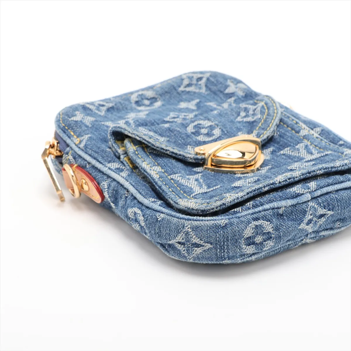 Monogram Denim Pochette Fairfax M82948 Blue (RFID detected) — view 4
