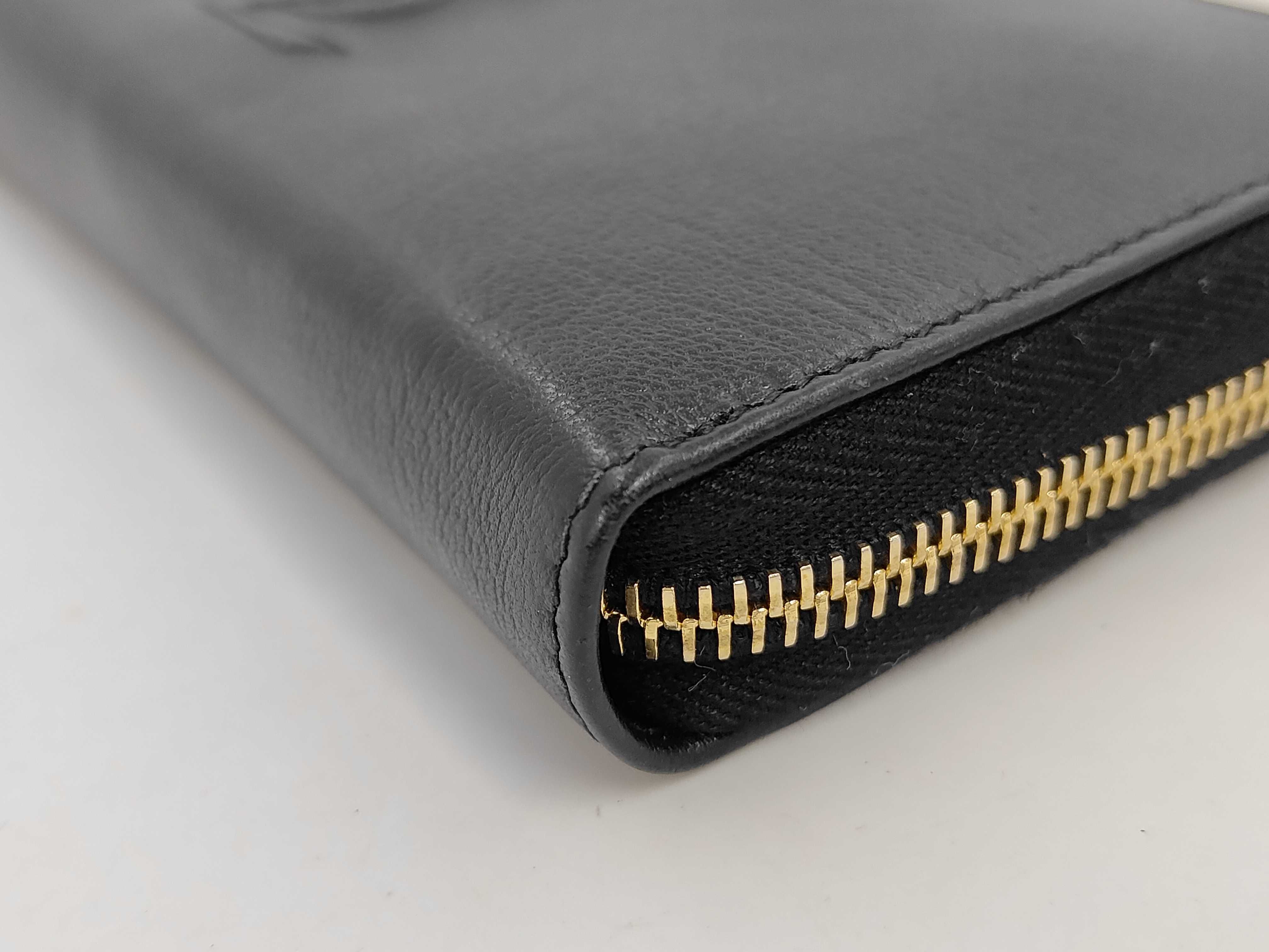 Round Zip Wallet, Black, Cassandra Logo, Long Wallet — view 4