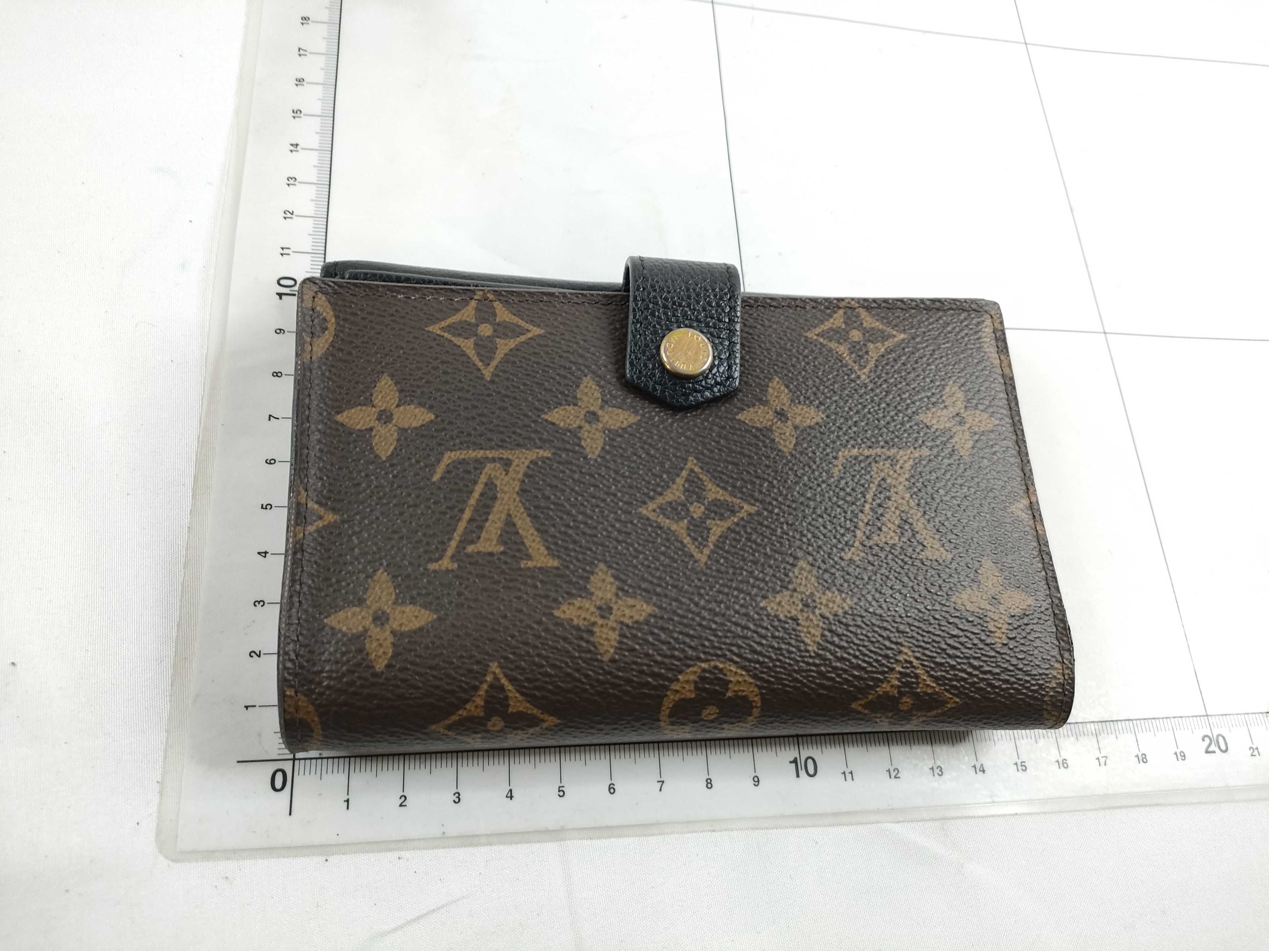 LV Wallet (Bi-fold) — view 2