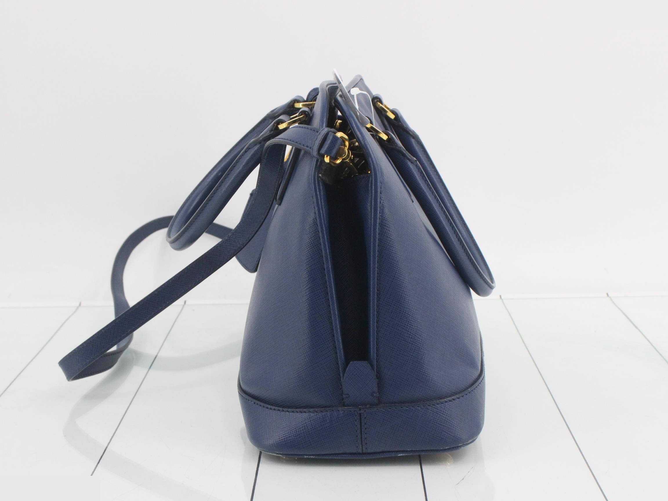 BN2567 Saffiano Shoulder Bag — view 3