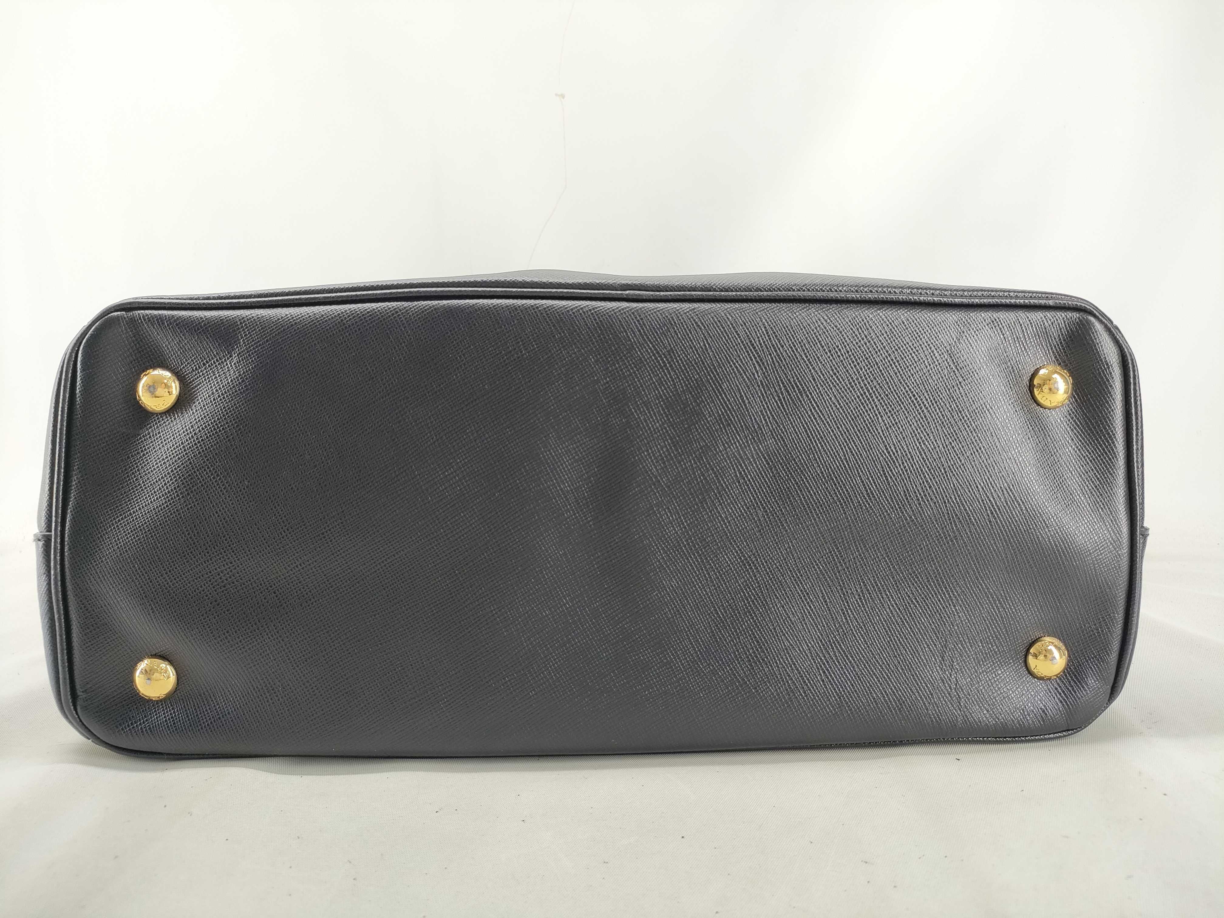 Saffiano Galleria Leather 2-Way Handbag, Black — view 3
