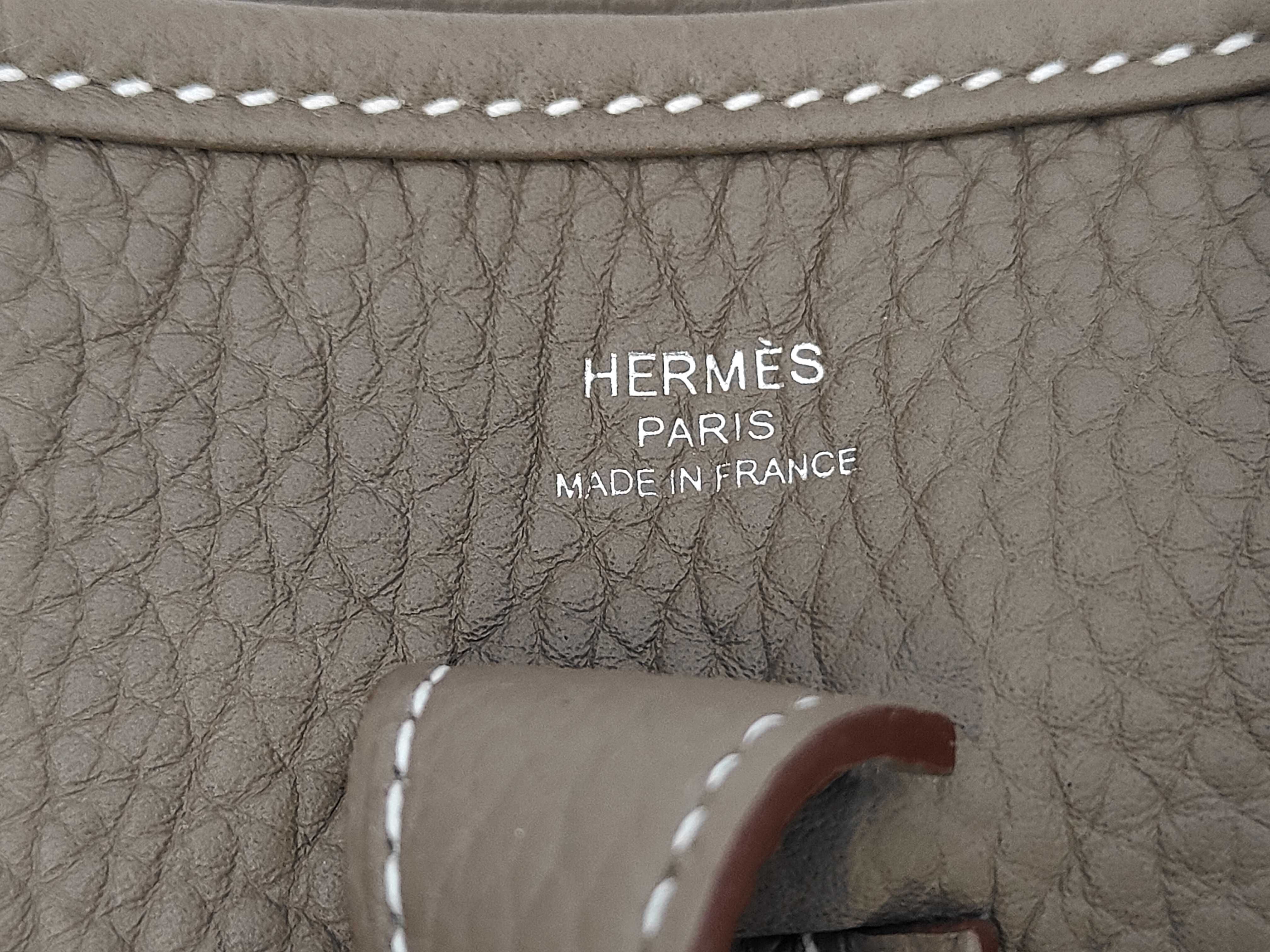 Evelyne 23 Taurillon Clemence Etoupe Silver Hardware G Stamp Shoulder Bag — view 9