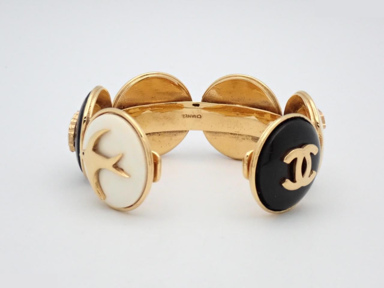 Vintage Classic (Precious Metal) Bracelets and Bangles (Metal) — view 2