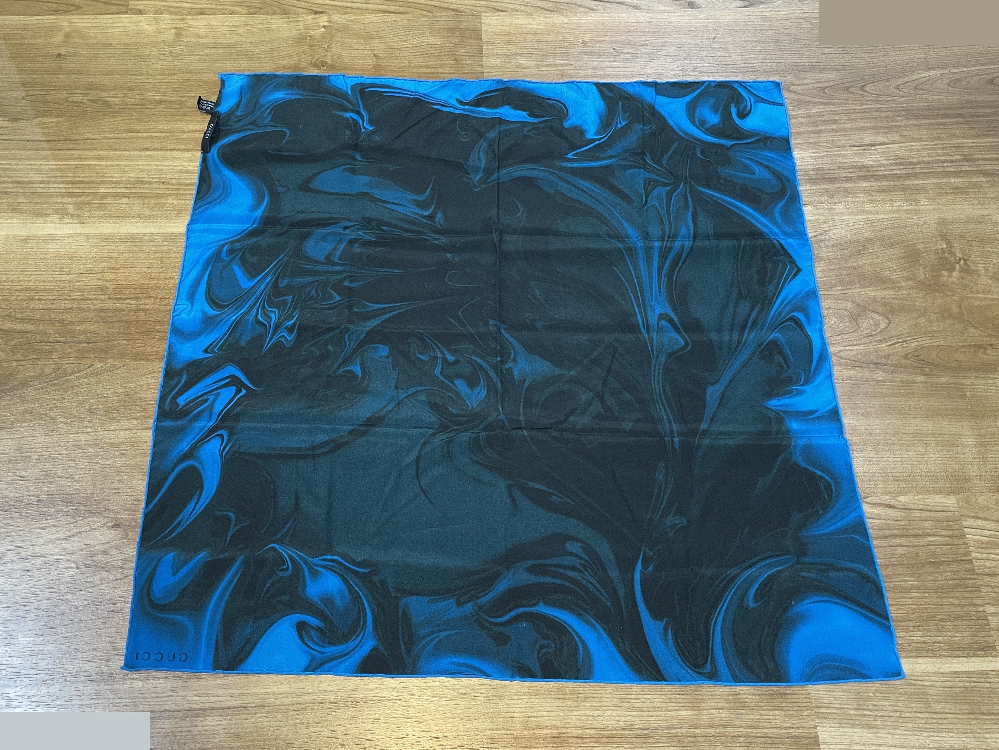 Silk scarf, blue/black marble pattern, 65 x 65 cm — view 2
