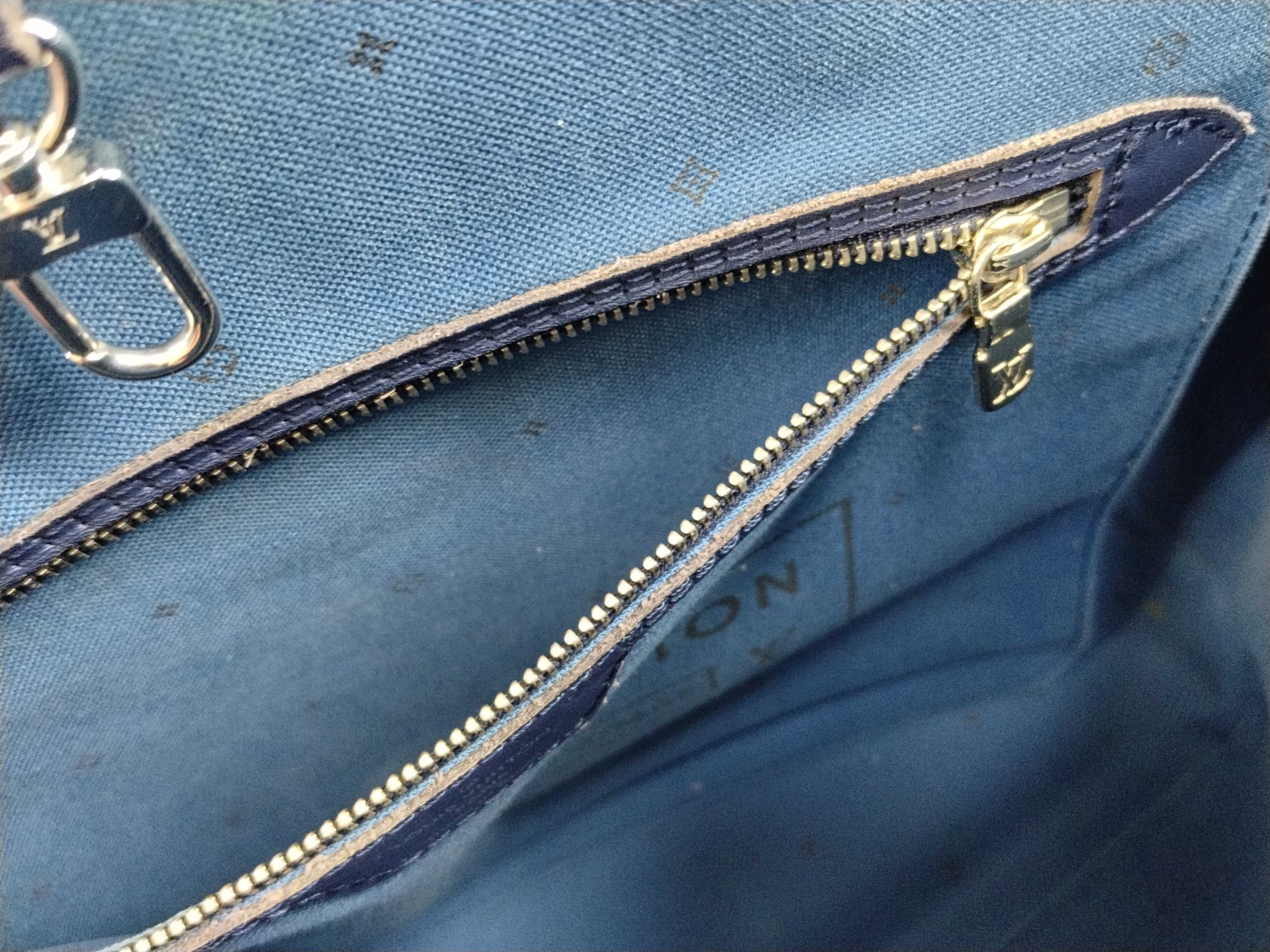 Monogram — view 14