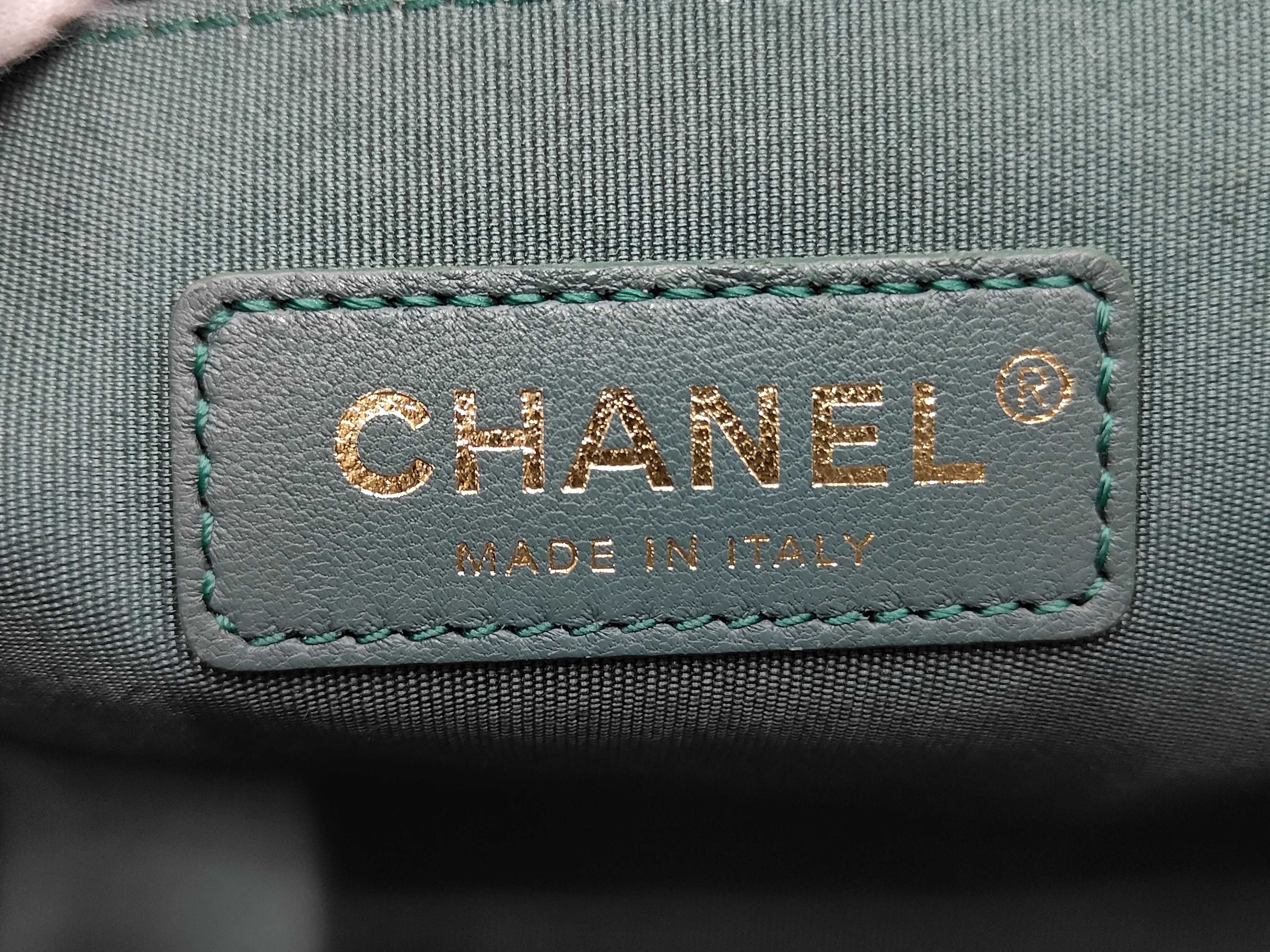 Boy Chanel / Matelassé 24 series Vintage Gold Hardware Shoulder Bag — view 11