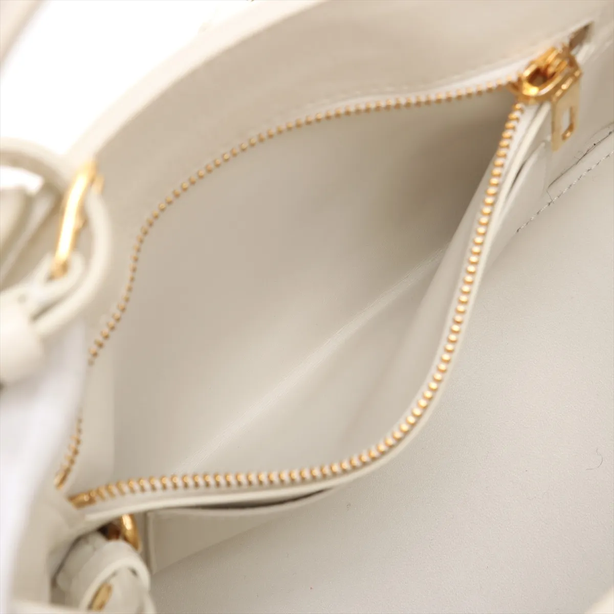 Conti Leather 2WAY Handbag White — view 9