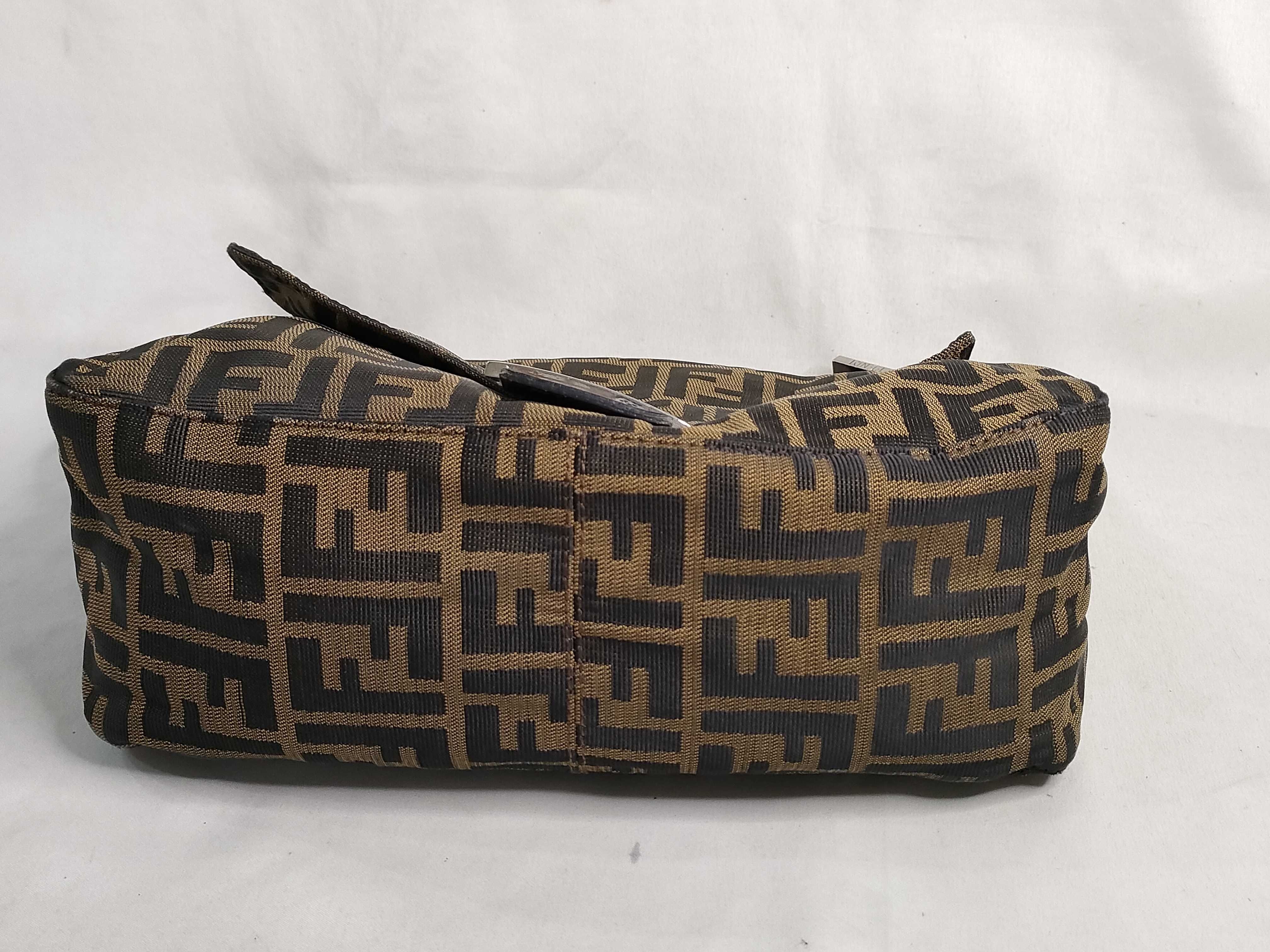 Mamma Fendi Mamma Bucket Shoulder Bag — view 7