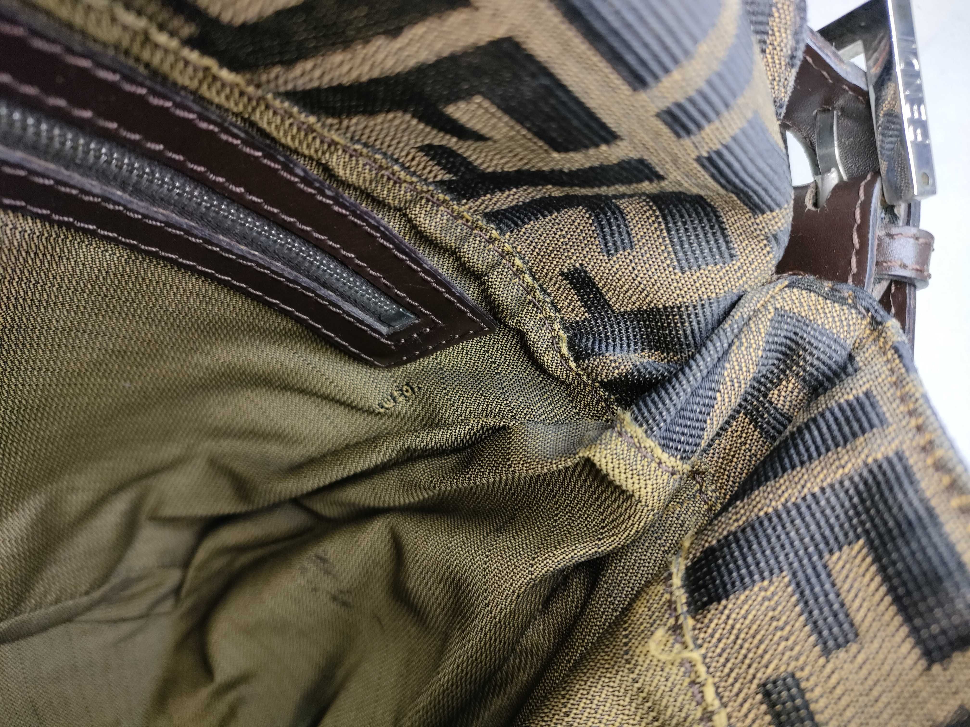 Mamma Fendi Mamma Bucket Shoulder Bag — view 9