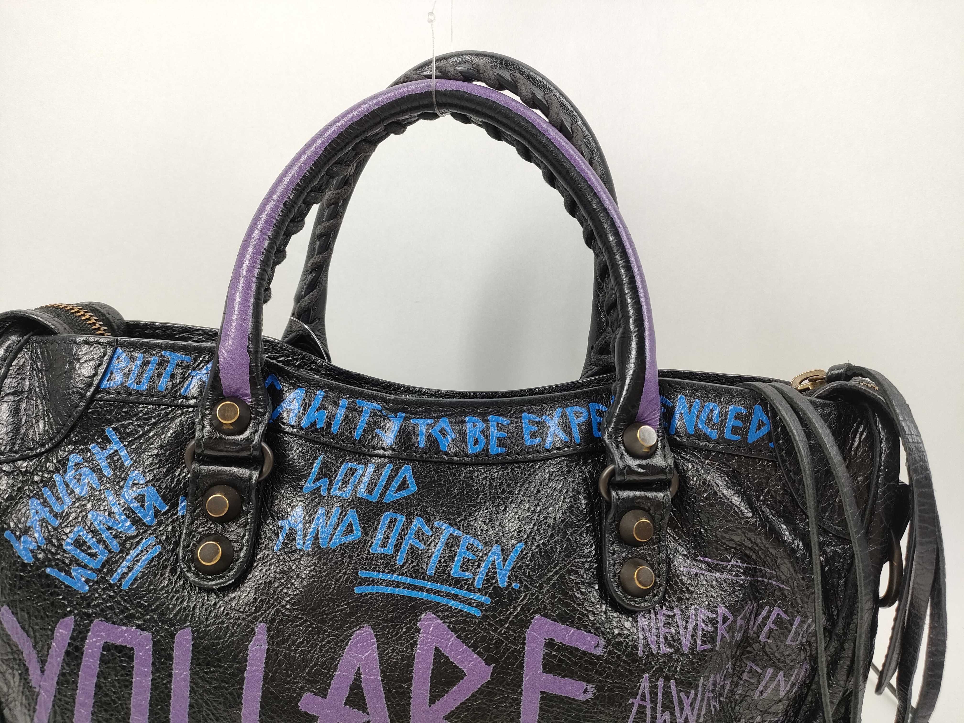 The Giant City Graffiti Classic City S Handbag — view 3