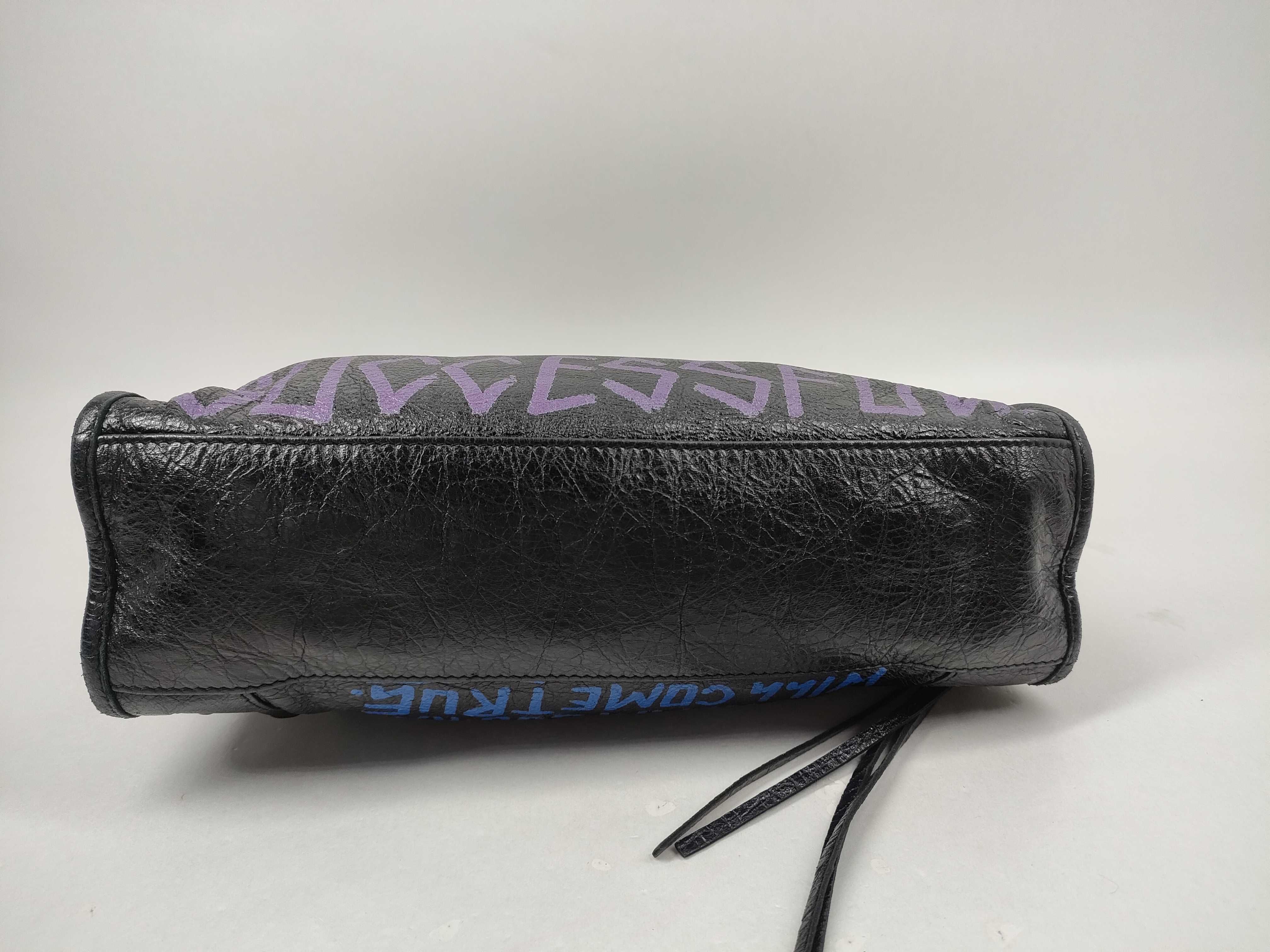The Giant City Graffiti Classic City S Handbag — view 10