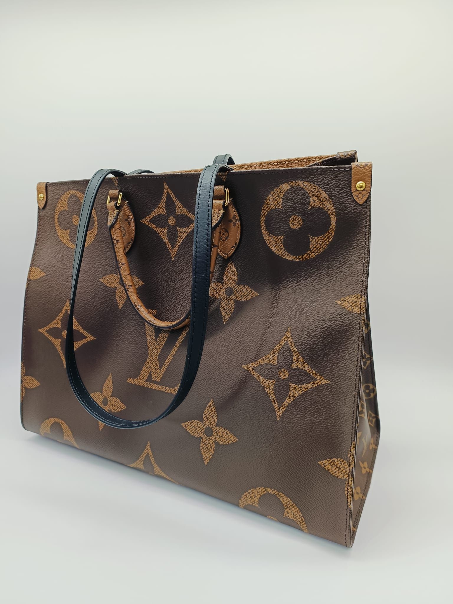 OnTheGo NM MM, Monogram Giant — view 2