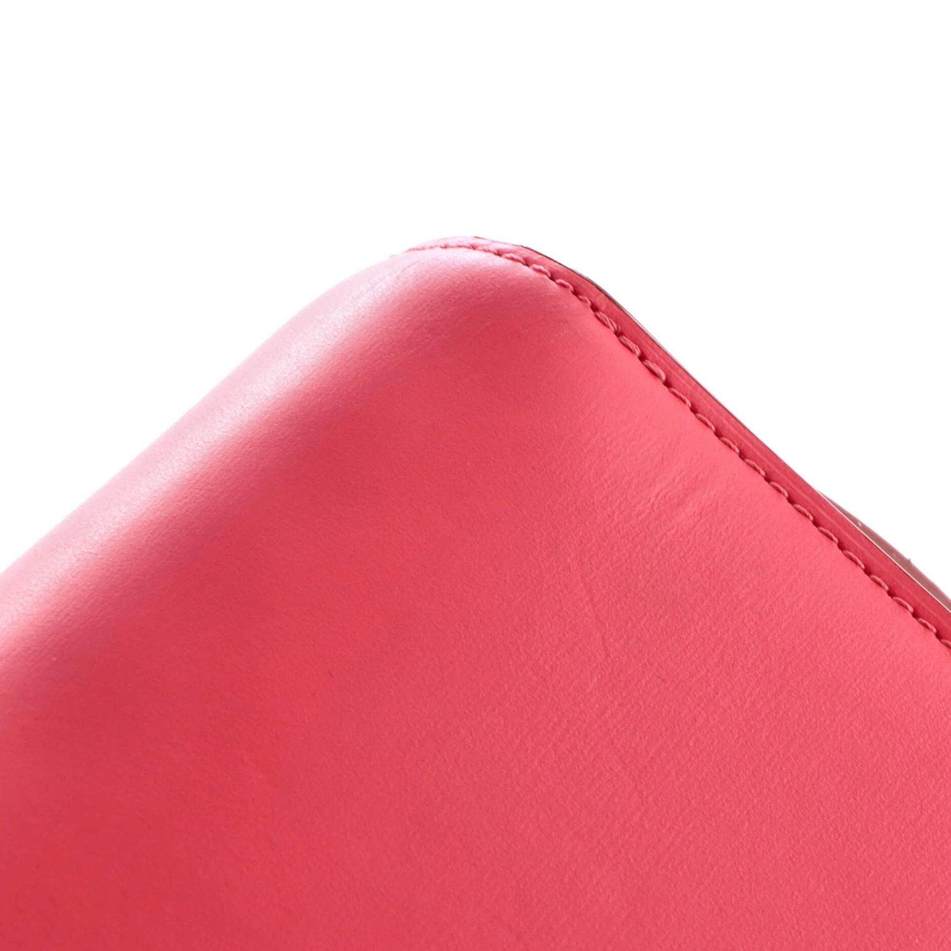 Classic Box Bag Smooth Leather Medium — view 7