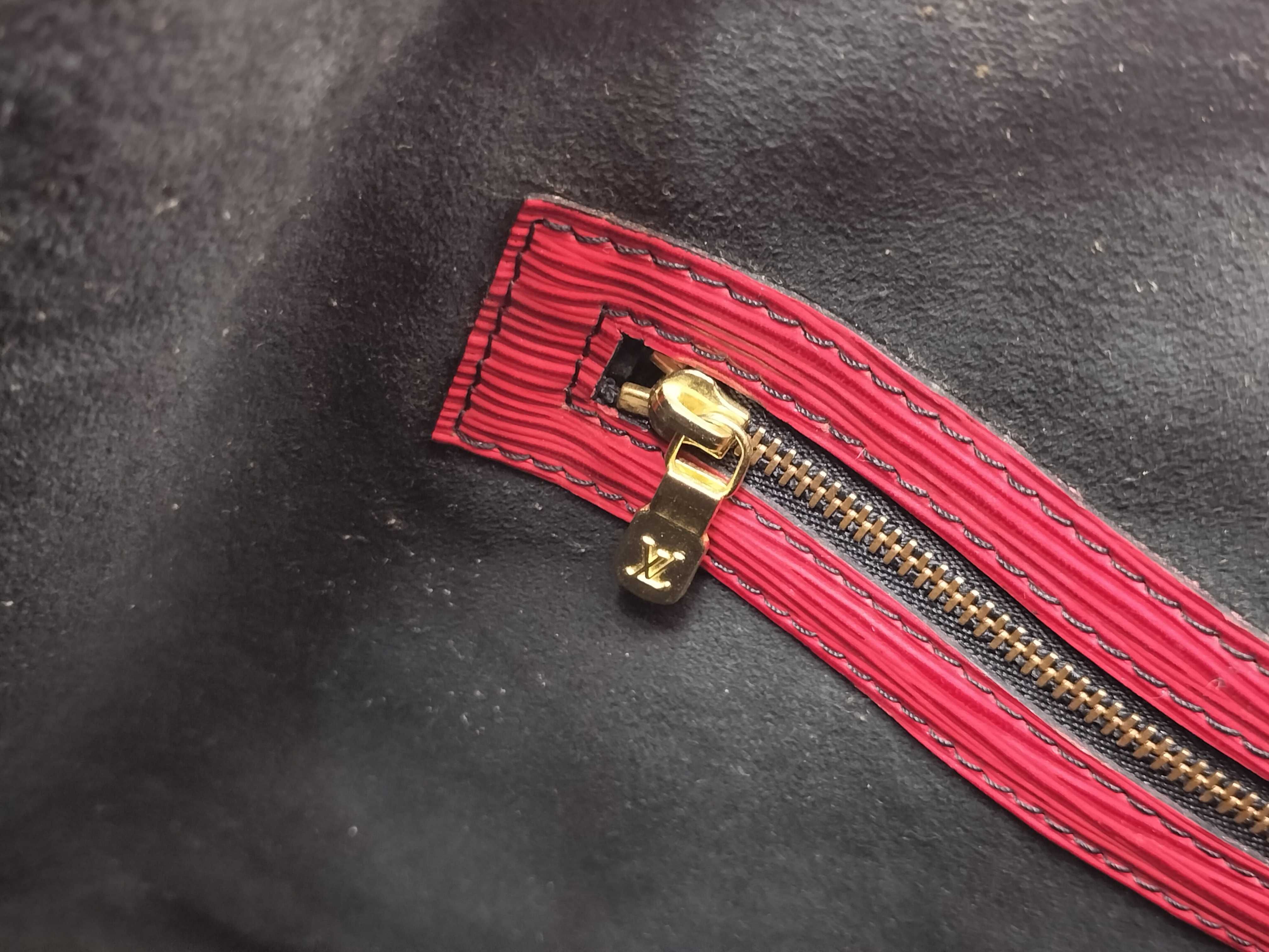 Epi Noé Tricolor Shoulder Bag — view 14