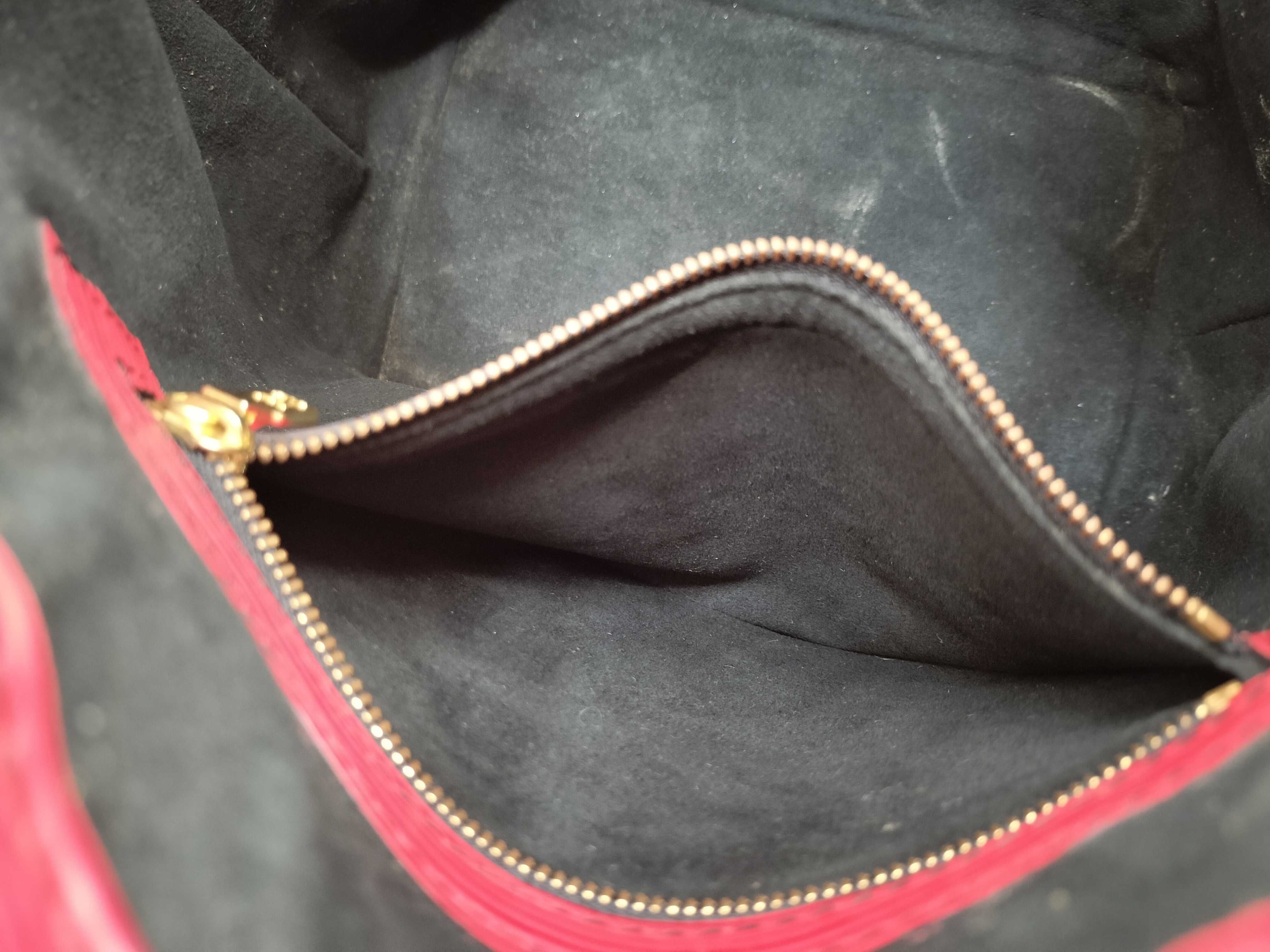Epi Noé Tricolor Shoulder Bag — view 15
