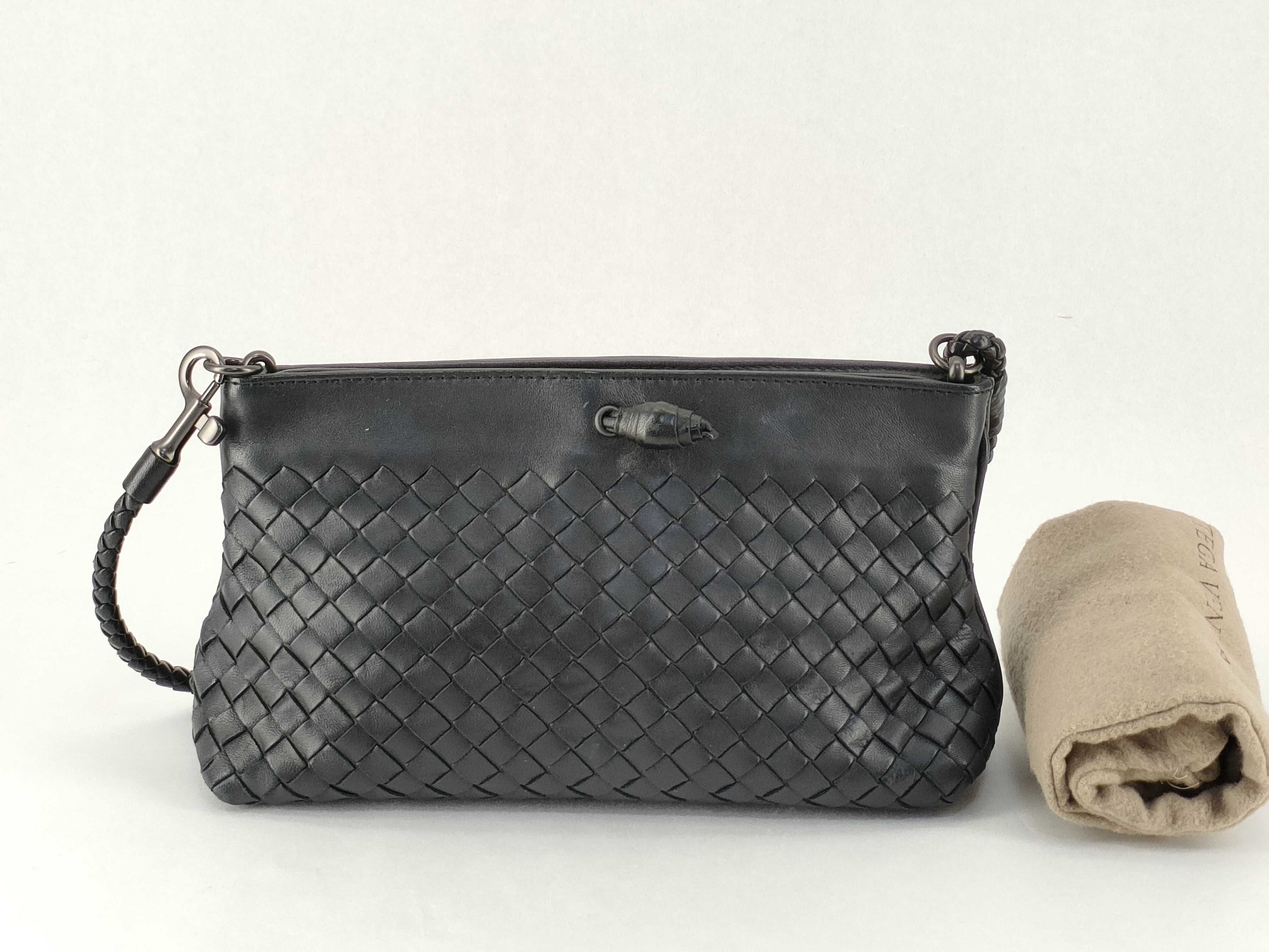 Intrecciato Leather Handbag, Black Shoulder Bag (Stored Item, Excellent Condition)