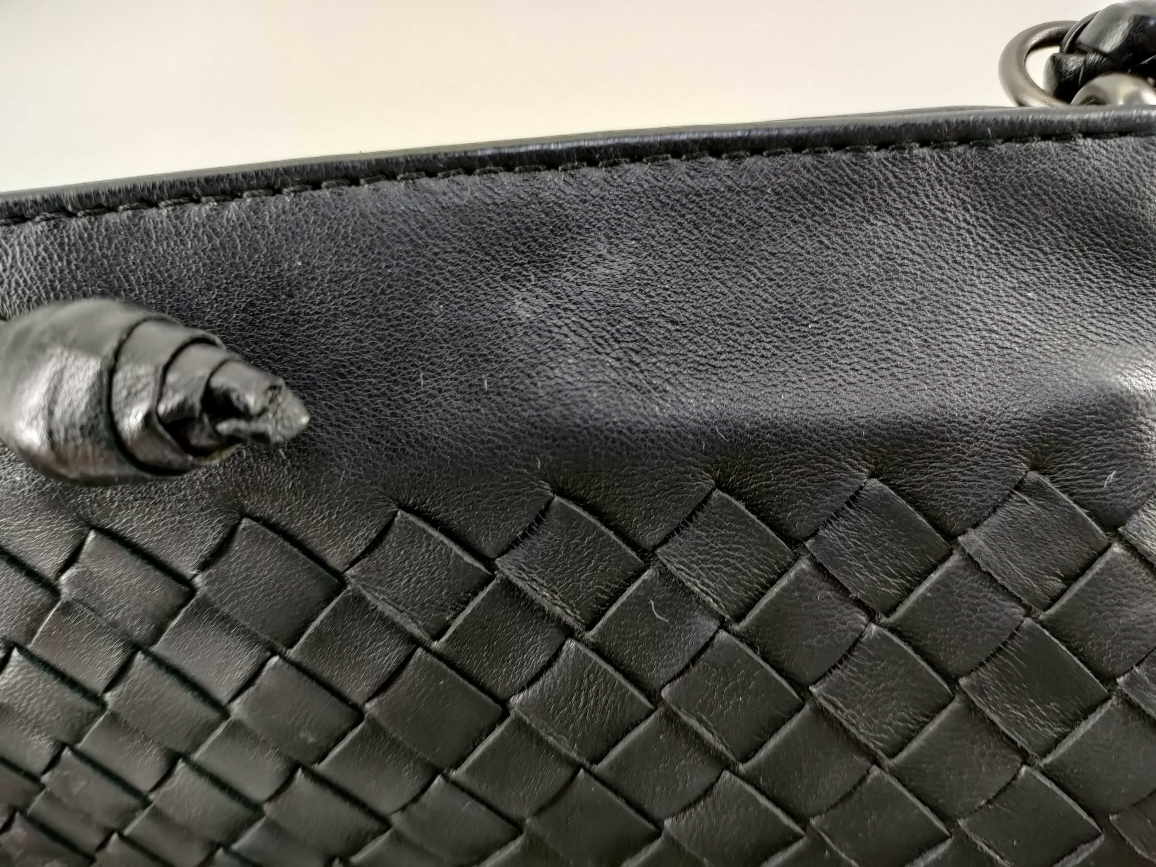 Intrecciato Leather Handbag, Black Shoulder Bag (Stored Item, Excellent Condition) — view 11