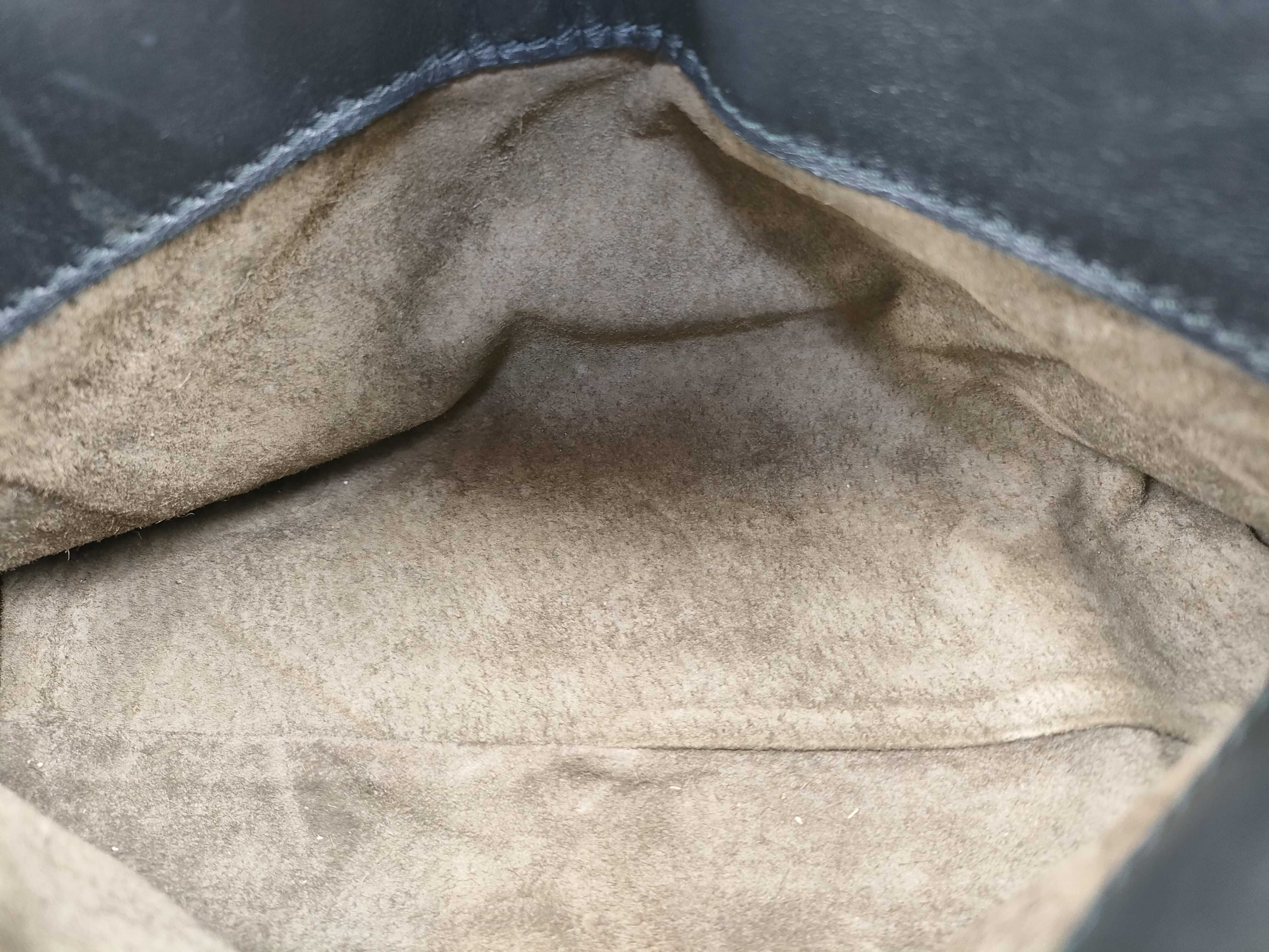 Intrecciato Leather Handbag, Black Shoulder Bag (Stored Item, Excellent Condition) — view 15