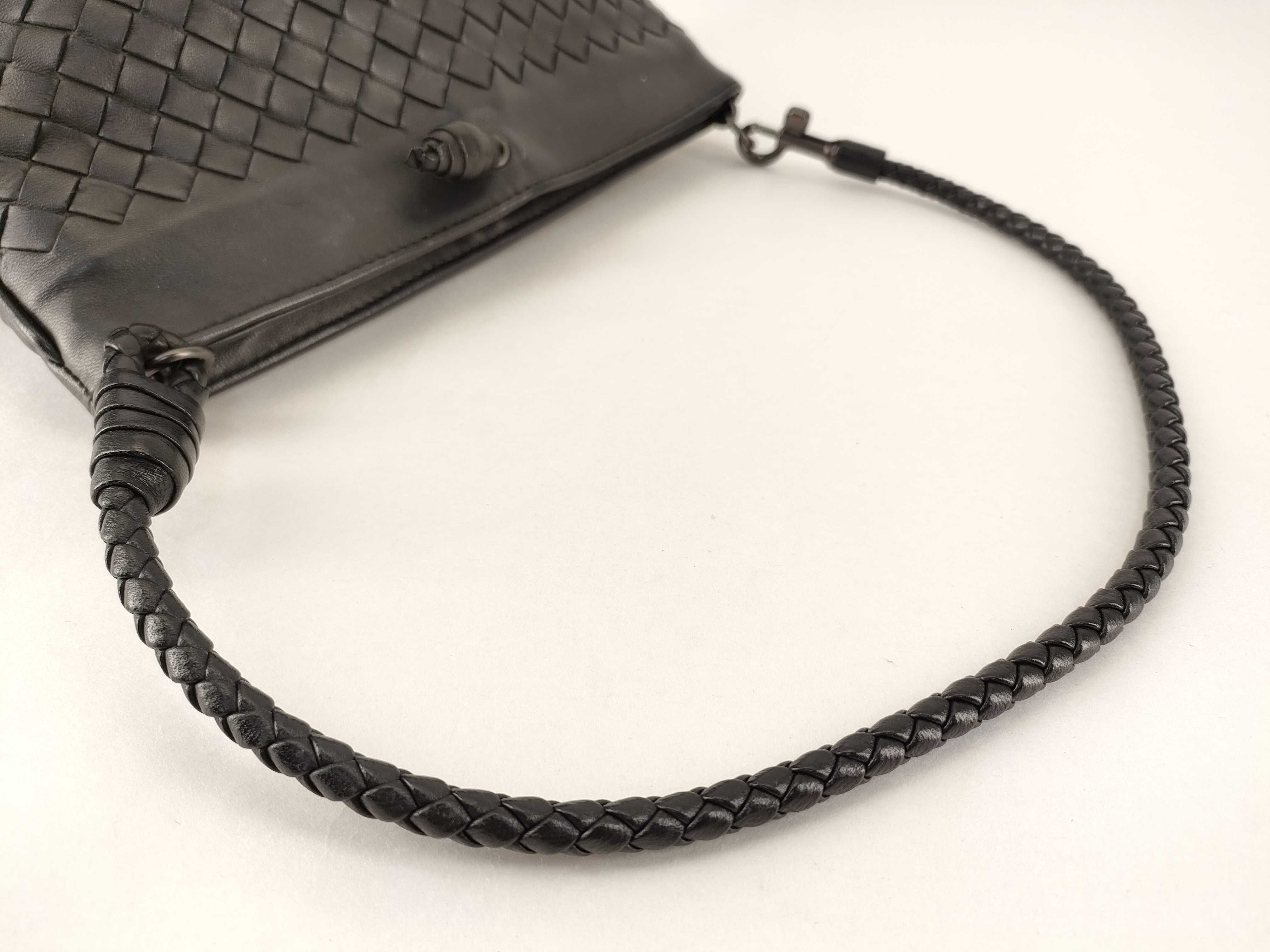 Intrecciato Leather Handbag, Black Shoulder Bag (Stored Item, Excellent Condition) — view 3