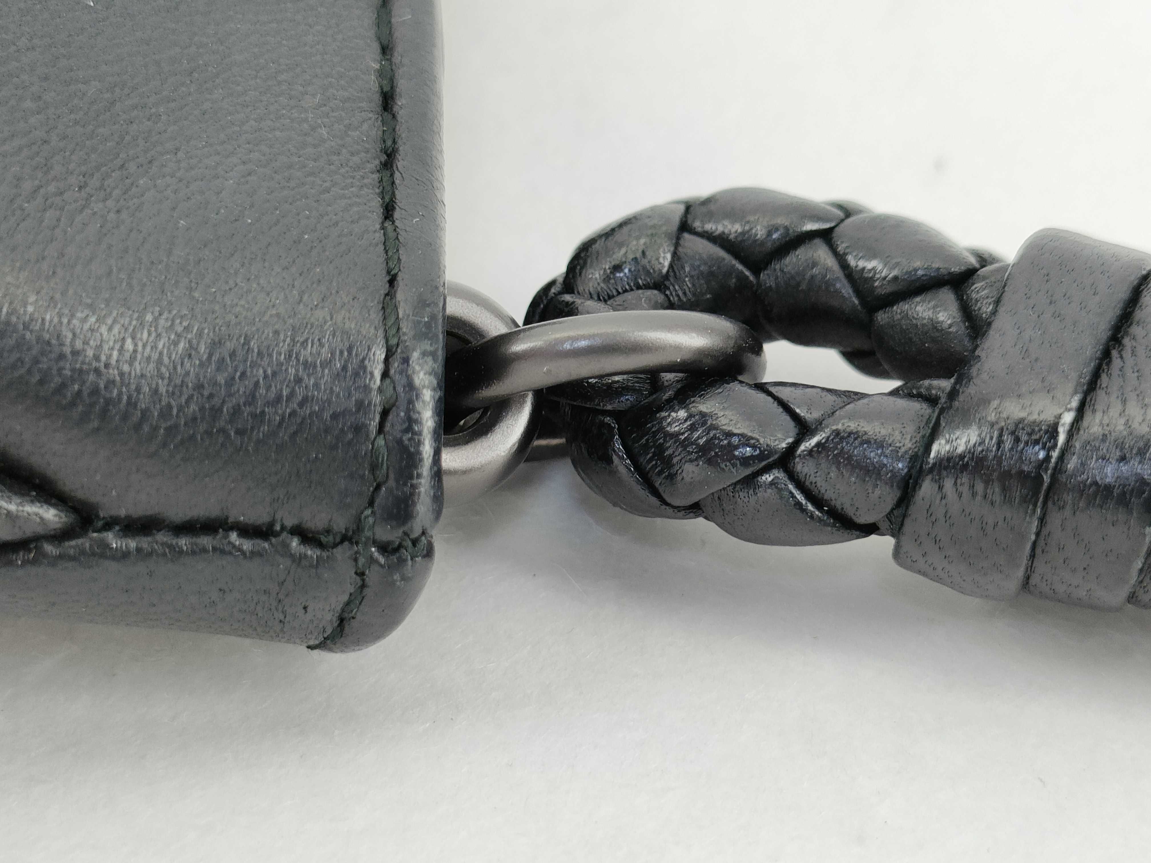 Intrecciato Leather Handbag, Black Shoulder Bag (Stored Item, Excellent Condition) — view 5