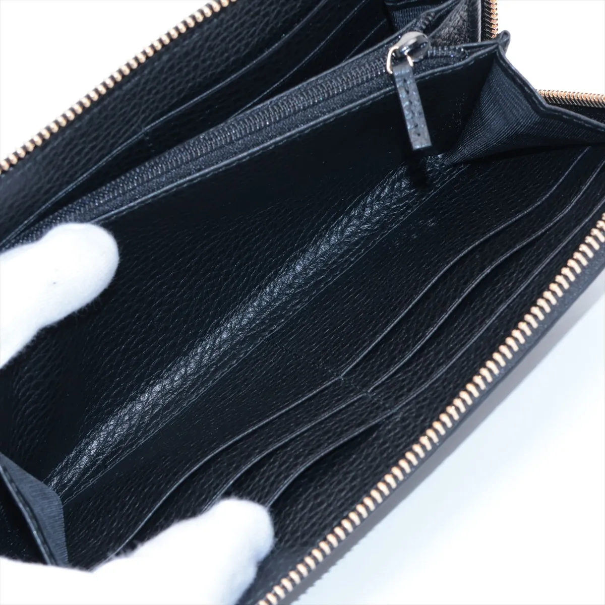 Interlocking G 449347 Leather Round Zip Wallet, Black, with G stamp. — view 5