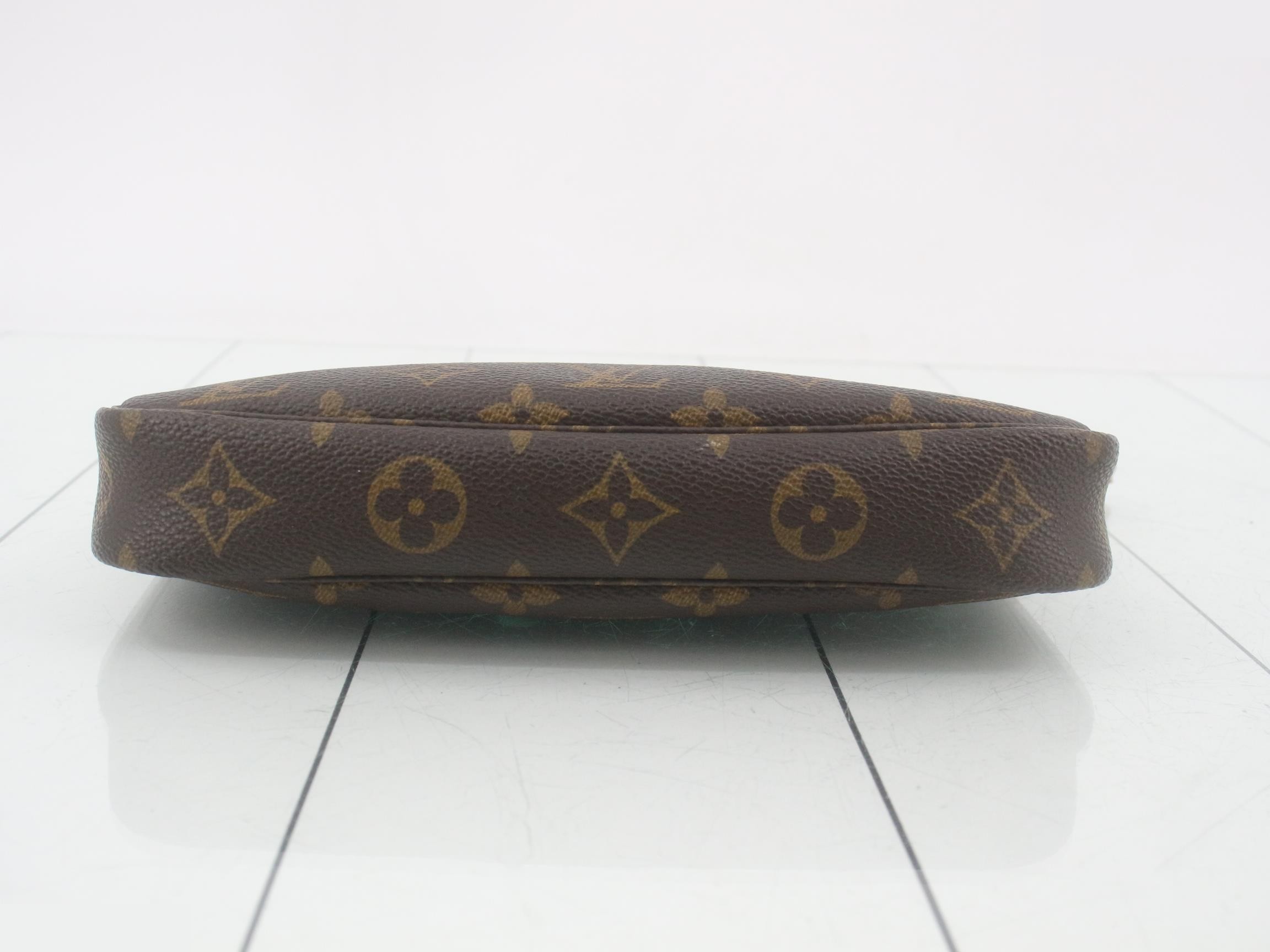 Pochette Accessoires (old model) with shoulder strap — view 10